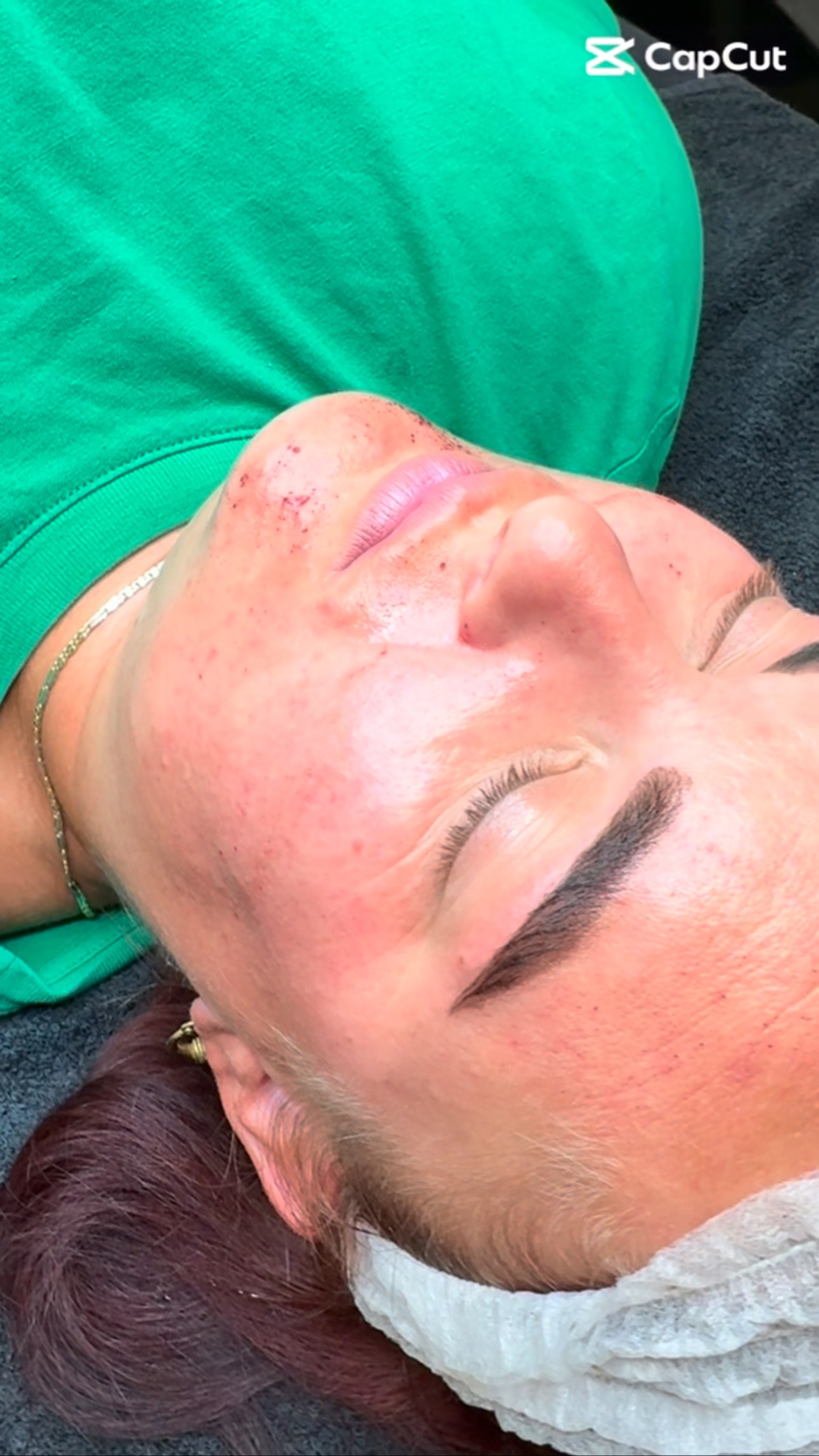 ✨ Ontdek de kracht van Microneedling! ✨
Microneedling stimuleert de natuurlijke collageenproductie van je huid en zorgt voor een gezonde glow. 💎
Wat het doet:
🌿 Vermindert fijne lijntjes en rimpeltjes
🌿 Verfijnt poriën
🌿 Helpt bij (acne)littekens en pigmentvlekjes
🌿 Geeft je huid een stralende boost ✨
Een behandeling die jouw huid van binnenuit herstelt en laat stralen.
💆♀️ Jouw glow begint hier!
📍 Boek nu jouw afspraak en ervaar het verschil!
Www.sdibrows.nl 06-31763025
#inklessstretchmarksremoval #permanentmakeuplippen #permanentemakeup #pmu #pigment #wenkbrauwen #brows #browbar #sdibrows #miainkt #hairpigmentation #heerhugowaard #oudkarspel #Alkmaar #Noord-Holland #powderbrows #lipblush #lippigmentatie #academy #opleidingen # cursussen #microdermabrasie #microneedling #wax# #fullbodywax