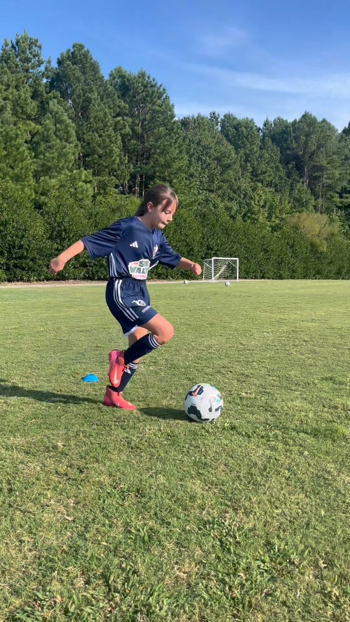 9-year-old Emma absolutely CRUSHING her set ‼️🔥
The future is bright!
Who’s ready to put in the reps and level up like Emma? 💪🏼⚽️
#SoccerTraining #YoungAthlete #FutureStar #SoccerGrind #PlayerDevelopment #SoccerLife #SoccerSkills #SoccerReels #SoccerHighlights #NextGenAthlete #instinctsoccer