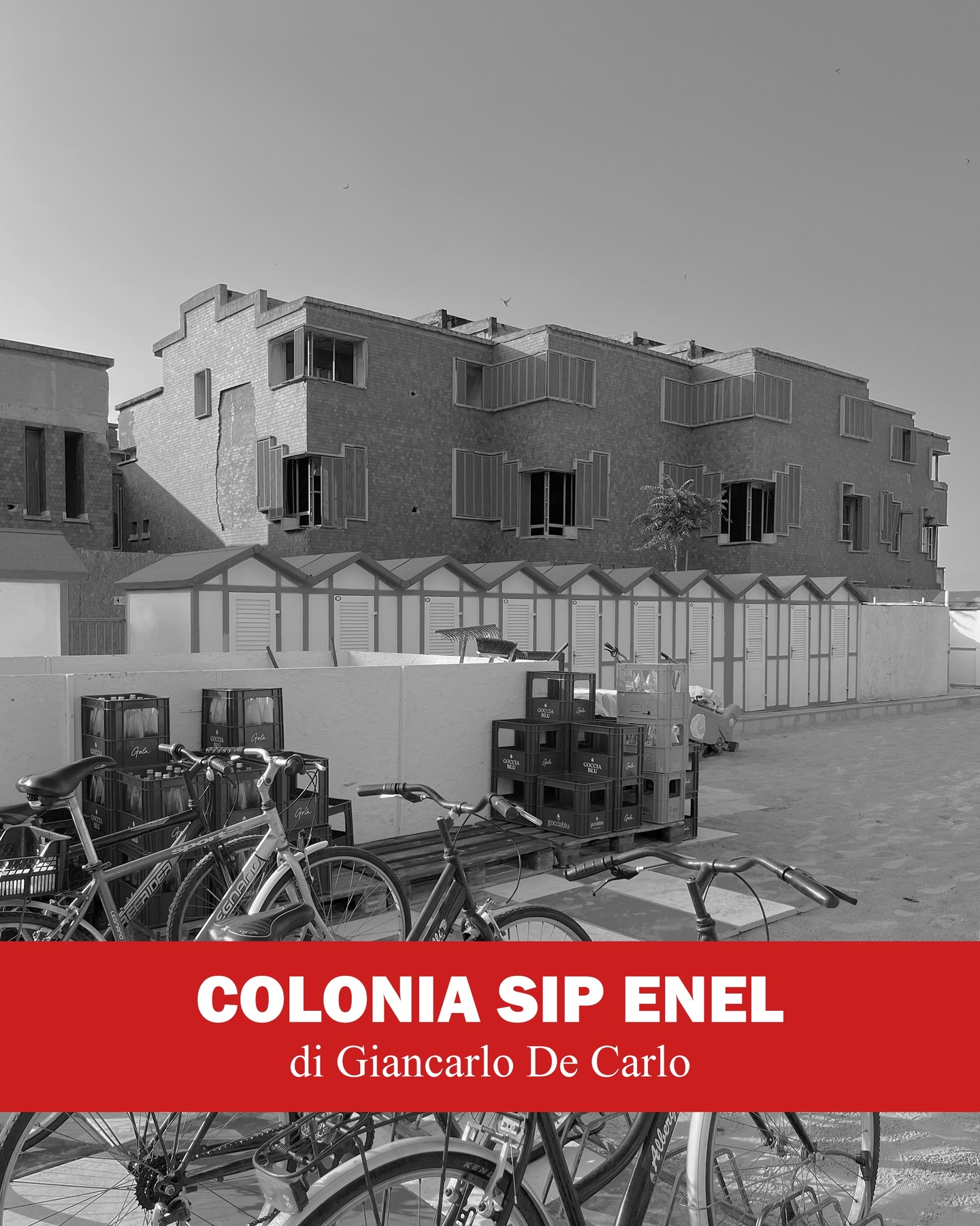 Tra le architetture più affascinanti della nostra costa: la colonia Sip-Enel di Riccione, progetto a firma di Giancarlo De Carlo.
Per approfondire il tema, leggi il mio articolo al link in BIO
.
.
.
#architettura #romagna #emiliaromagna #architetturaitaliana #colonie