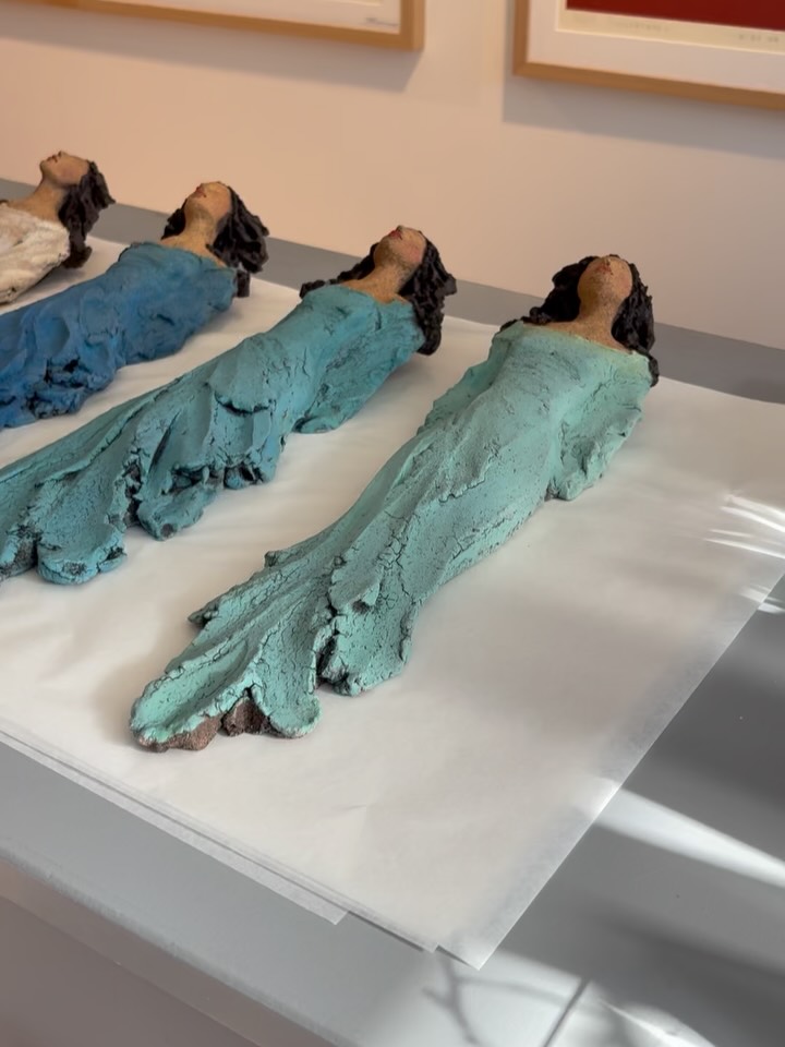 Endelig har vi fått inn ny vakker keramikk fra Ingun Dahlin. I de nydeligste farger, som et nordlys!
Så vakkert, så vakkert! ☀️☀️☀️
Velkommen innom oss/
Lørdag 10-16
Søndag 12-16
•
@ingundahlin @gallerinord @tromsosentrum