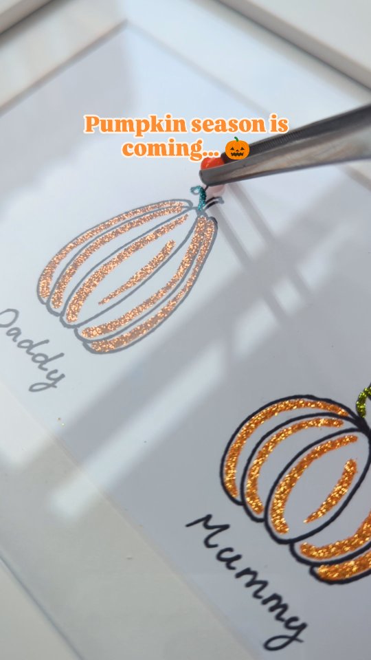 Pumpkin season is coming and we are ready with our cute pumpkin family frame! 🎃🧡
Order yours today by dropping us a message, or visiting our Chester shop at 47 Northgate Street, Chester CH1 2HQ 🍂
#microwavekiln #fusedglass #chestershop #thingstodoinchester #personalisedgifts #glassart #glassart #fusedglassworkshop #fusedglassgifts #spookyseason #spookycrafts #autumnvibes🍁 #autummvibes #pumpkin #pumpkinart #pumpkinfamily