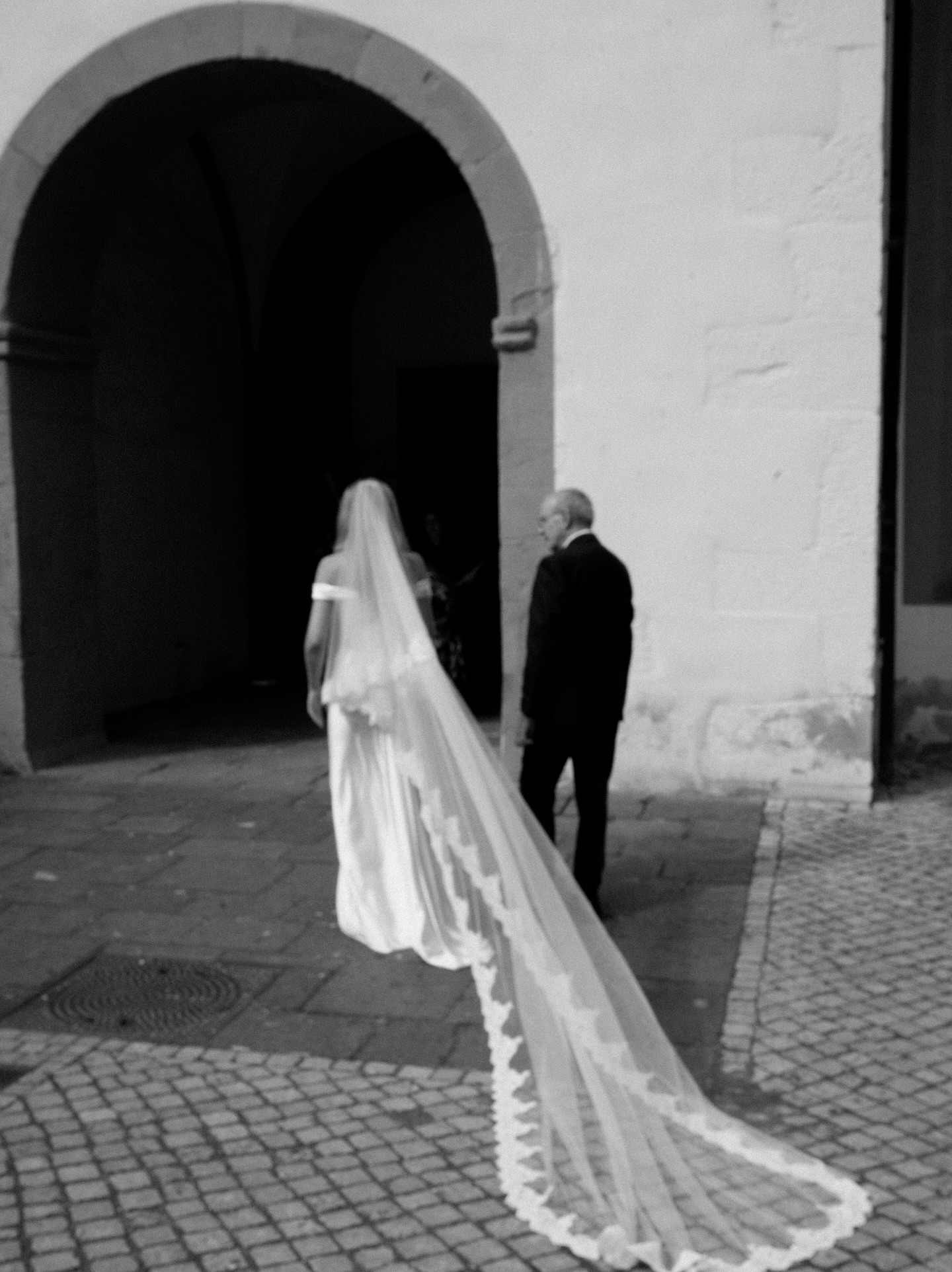 Goosebump moments🤍👰🏼
Photo: @rachelwoodweddings Video: @timoingfilms
Dress: @viviennewestwood
Flowers: @sophiakernfloraldesign
Venue: @kloster.eberbach
Coordination: @ajaweddings
MUA: @sh_brautstyling
🪩www.ajaweddings.com
💌info@ajaweddings.com
#frankfurthochzeitplaner #weddingceremony #destinationweddingplanner #weddinglakegarda #lakegardaplanner #weddingitaly #weddingcroatia #verlobt #ajaweddings #rheingauhochzeit #frankfurthochzeit #schlossjohannisberg