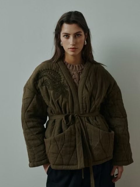 NEU 🖤 Welcome @_anne_mi_
Endlich haben uns die ersten Stücke der limitierten Studio-Kollektion aus Dänemark erreicht.
Natürliche Materialien aus 100% Leinen und Baumwolle, lässige Schnitte und skandinavische Leichtigkeit.
#annemi #nexttokate #ntk #newlooks