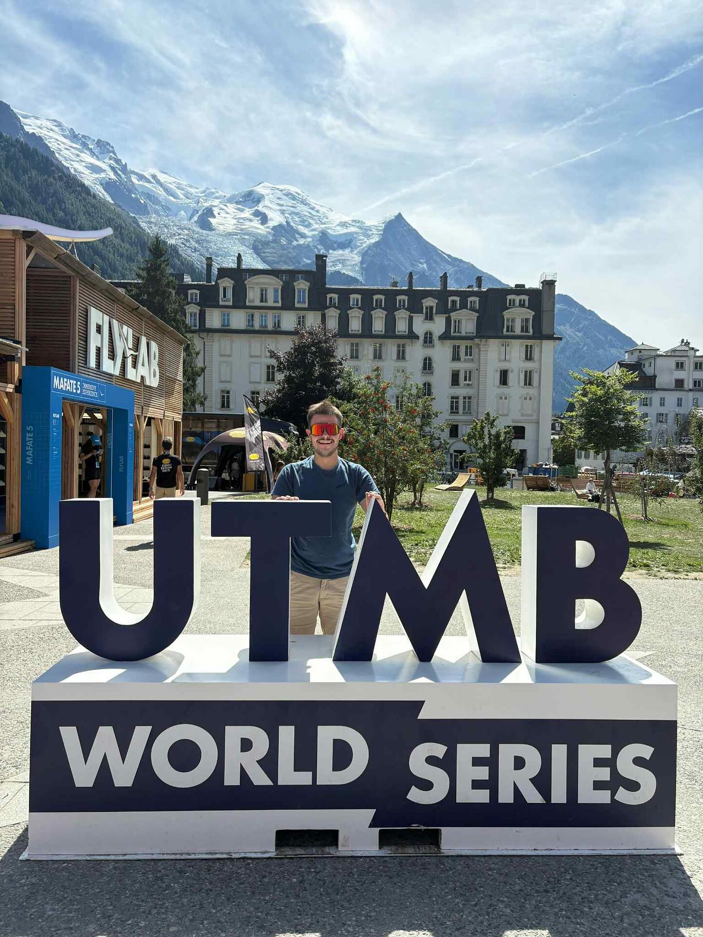 Huge good luck to @caiobowen who is racing the UTMB - 177km of running with over 10,000m of elevation 🏃🏻 🏔️ 😱.
The route starts from Chamonix, makes its way into Italy & Switzerland before heading back to the finish!! You are insane @caiobowen !!!! GO SMASH IT 💥💪🏽
💛💙🖤