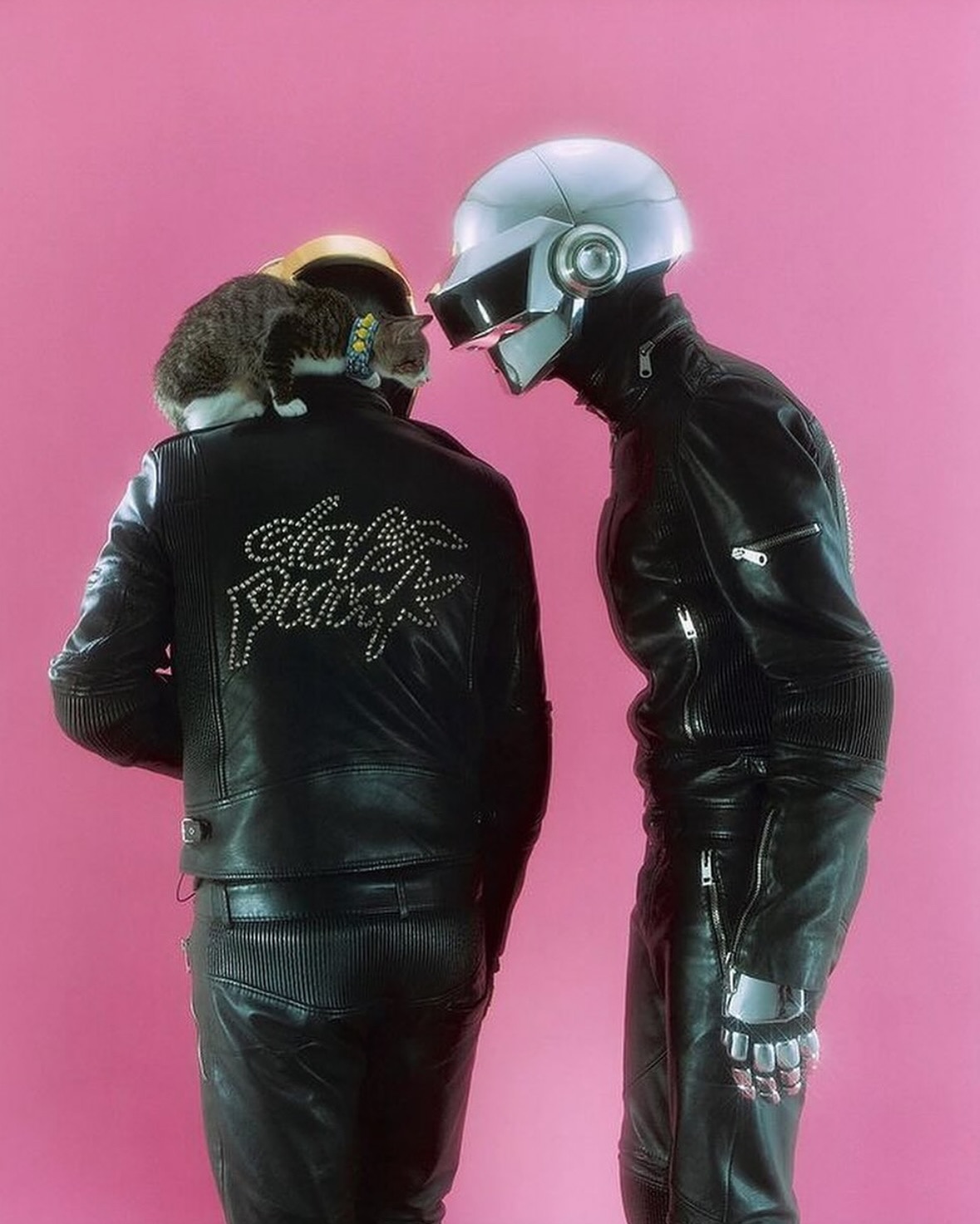 ★ 𝚂𝙴𝙿𝚃𝙴𝙼𝙱𝙴𝚁 𝙼𝙾𝙾𝙳 𝙱𝙾𝙰𝚁𝙳 ★
•
•
•
follow @eliteurbanite to keep up with all things eclectic & culturally aware! 🎧✨
tags: #entertainment #losangelesevents #popculture #contentcreator #funevents #lagirl #music #femaledj #radiohost #culture #podcasthost