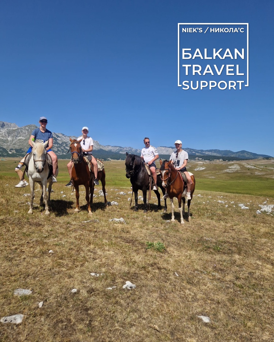 Vorig jaar Albanië, dit jaar Montenegro! 🇲🇪
Super mooi dat ik weer een op maat gemaakte Balkan-reis voor Fenne, Lotte, Marieke en Thijs mocht samenstellen deze zomer. Met uiteraard als doel om minstens zo'n goede ervaring te bieden als tijdens de vorige reis 😎
Wederom heel fijn contact, super ontspannen reizigers, en een gezin dat dik geniet van hun vakantie samen, en er ook het beste van maakt zoals bijvoorbeeld het ondernemen van een lokale treinreis op een wat regenachtige dag.
Daarnaast vind ik het ook heel mooi als reizigers open staan voor nieuwe avonturen, en zoals Thijs appte; "voor het eerst op zo'n knol, weer een ervaring rijker" 😂 De paardrijdtocht in de bergen van Montenegro was gelukkig goed bevallen haha!
Wederom bedankt familie van Berlo!