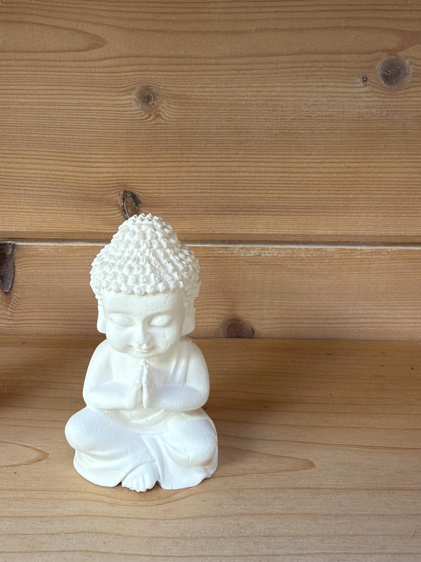 Studio Detail #3 🌿
#yoga#yogastudio#alma#flow#almaflow#kundaliniyoga#studio#dettingenerms