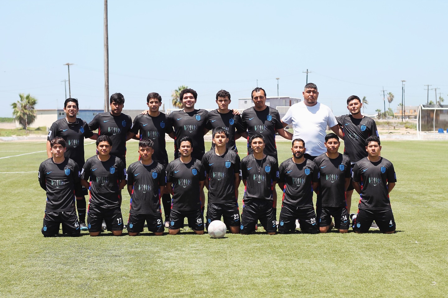 ⚽ Equipo de Primera Fuerza – Puerto San Carlos ⚽
Nuestro puerto cuenta con un gran representante en la liga de Primera Fuerza: un equipo lleno de talento local, disciplina y pasión por el fútbol. 🏟️💙
Orgullo deportivo de Puerto San Carlos, siempre presentes en cada encuentro.
#PuertoSanCarlos #PrimeraFuerza #FútbolLocal #MurillosBros