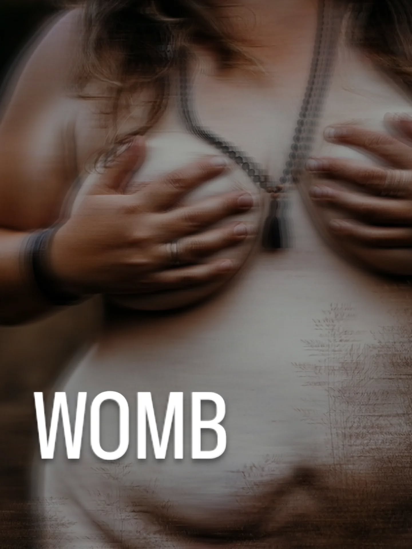 Ich spüre dich
Ich spüre deine Magie
viel zu lange war die Verbindung still
viel zu lange habe ich nicht darauf geachtet
Du bist meine Mitte
mein Portal
meine Seele
du bist Intuition
Hingabe
loslassen
die bist meine Frequenz
gemeinsam schwingen wir kraftvoller
ich spüre dich wieder
die Frequenz der weiblichen Urkraft
feminine Leichtigkeit
und der Ruf nach mehr
Hello, voice of my womb
***
Schon eine Weile bin ich auf der bewussten Reise, raus aus der männlichen Frequenz und rein in die feminine Energie - die heutige Womb Awakening Session bei @anni.ananda war ein Geschenk an mich.
Ein weiteres wundervolles Teil im femininem Puzzle meines Lebens.
Ich sinke ein in meine feminine Frequenz und spüre wie sich Stück für Stück das Portal öffnet, es war nie weg.
***
Wir Frauen und Mütter verlieren so leicht den Zugang zur gesunden Weiblichkeit und empfinden das Leben dann als anstrengend. Wir leben nach patriachalen Standards die zur Norm unseres Lebens wurden, seit Jahrhunderten von einer maskulinen Gesellschaft etabliert.
Es ist Zeit etwas zu ändern, der Wandel hat schon begonnen.
Je mehr ich in mein weibliches Sein komme, desto leichter fließt das leben und das wünsche ich jeder Frau, dafür bin ich angetreten. Dafür entwickel ich mich immer weiter.
Für mich, für dich, für meine Ahninnen und unsere Töchter und Söhne, für Mutter Erde.
📷@streifenblicke_lustbilder
mit Filter verschwommen