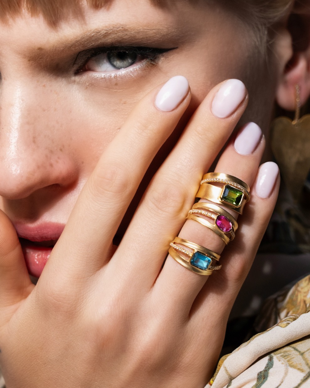 Satin gold, soft to the touch, wrapped in diamonds and kissed with natural hues of green, blue, and pink gemstones. ✨ A quiet luxury that whispers elegance in every color. 🌿💎🌸
#GoldRings #NaturalGemstones #FineJewelry #DiamondsAndGold #JewelryAddict #ColorfulLuxury #EverydayElegance #ContemporaryJewelry #GemstoneRings #jewellry #designerjewelry #instajewelry