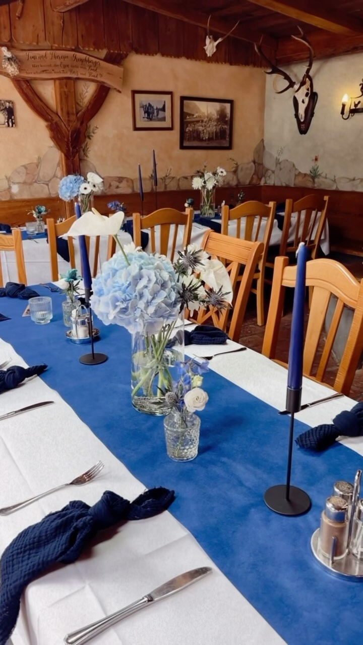 Birthday Party & 25 Jahre Obereder 🩵💙
Deko Challenge: Wie macht man aus einem sehr rustikalen Stadl ein Business Event in den Brandfarben. 👌🏻
#firmenevent #business #dekoration #dekoverleih #dekoration #eventdesign #business #deko