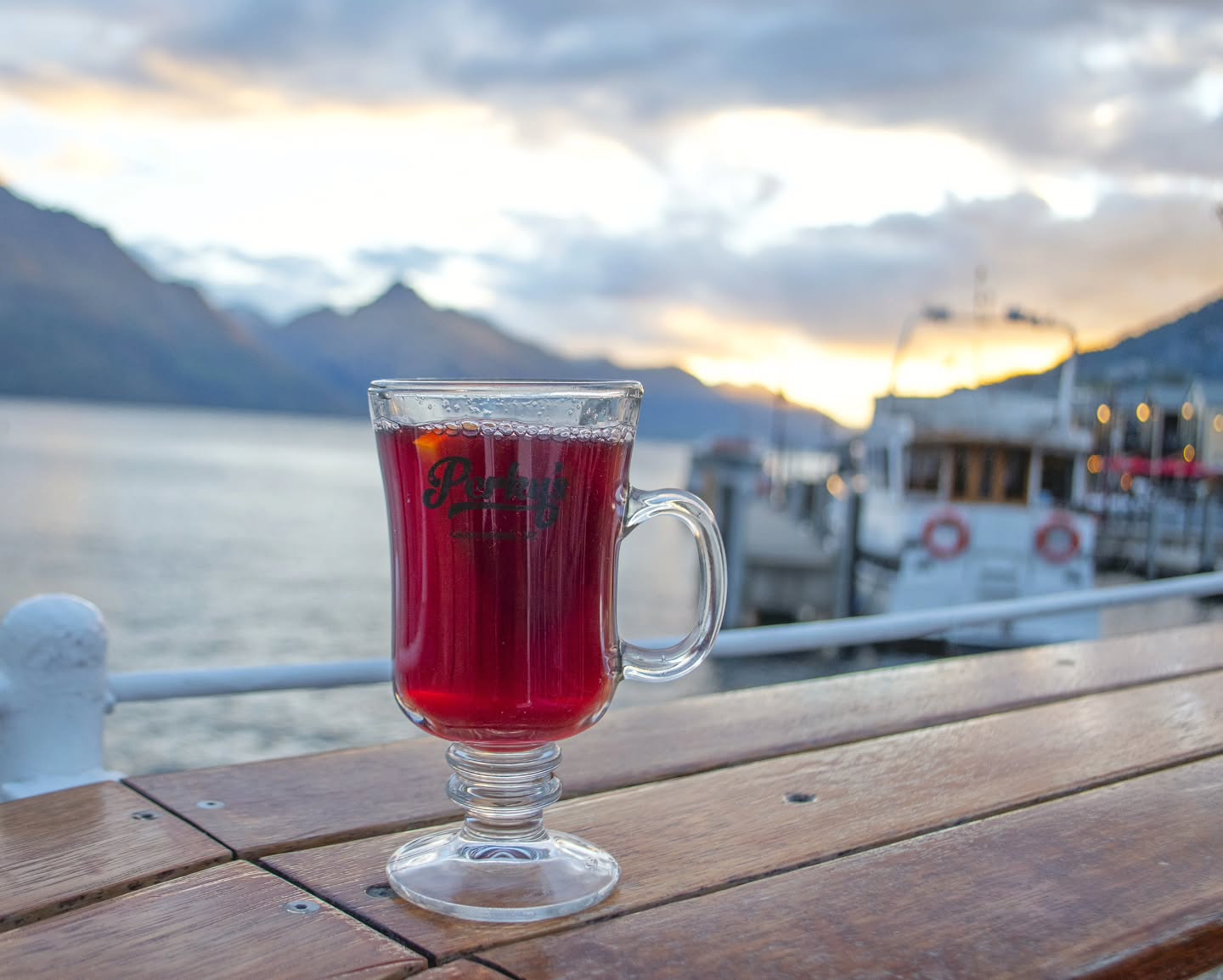Fridays are looking pretty Perky 😉
Come join us for a well deserved mulled wine to kick start your weekend 🍷 🔥 ⛵️