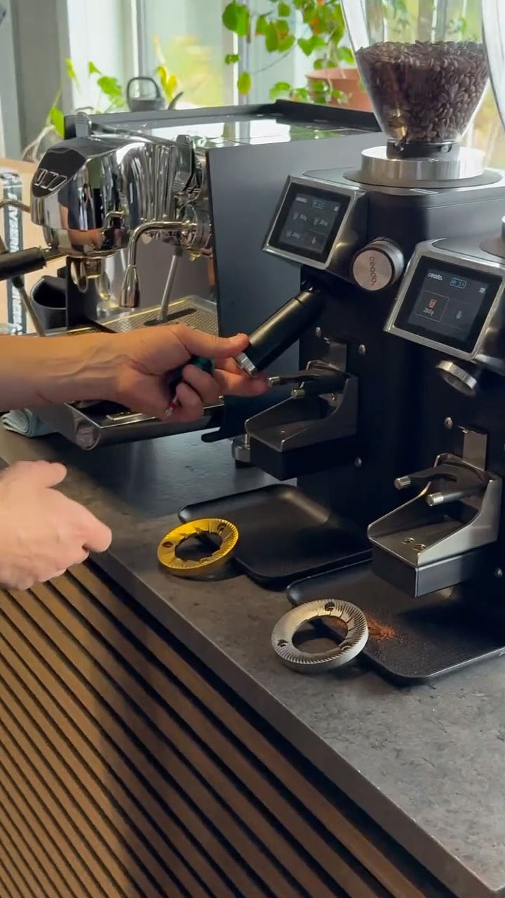 En av alla hundra bra saker med den här kvarnen. Får göra fler videos och visa resten sen… så grym @ceado