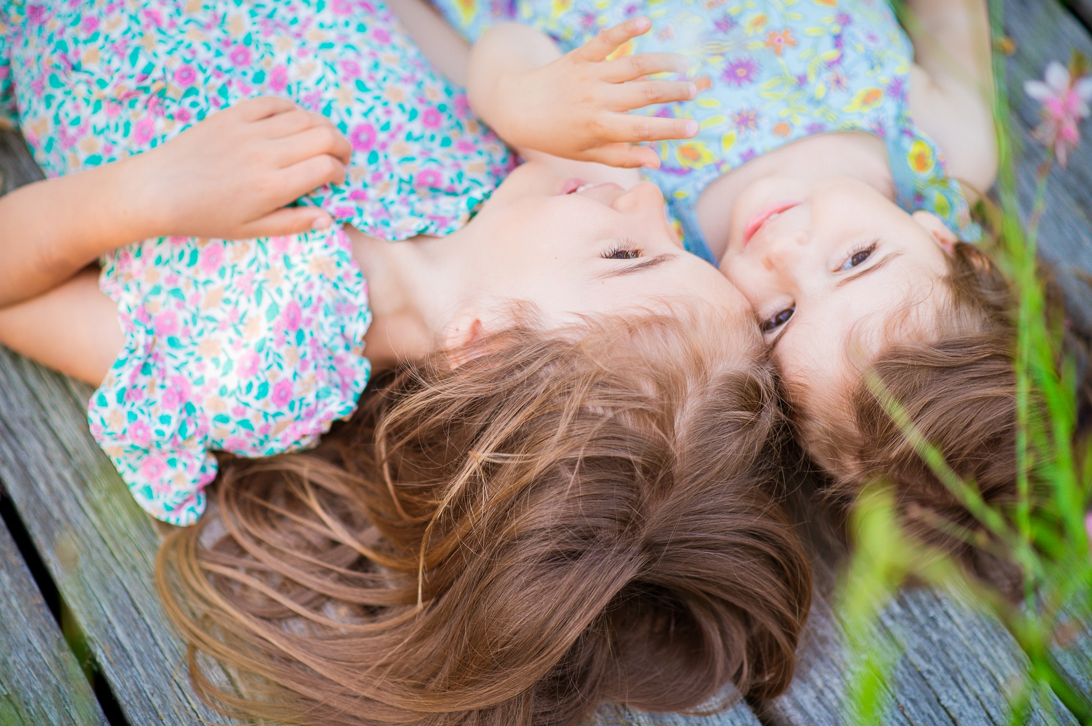 Entre confidences et éclats de rire, la complicité se tisse… et moi je fonds à chaque fois derrière mon objectif 💕
📍 Studio Brin de Lune – Photographe enfants & familles à Nantes
#photographeNantes #nantes #nantesmaville #loireatlantique #paysdelaloire #photopoetique #souvenirsdenfance #viedefamille #studioBrindeLune #seancephotonantes #brindelune #brin_de_lune #photographefamillenantes #photographefamille #photofamille #souvenirsdefamille #complicite #amourdenfants #enfanceheureuse #shootingfamillenantes #séancephotofamillenantes