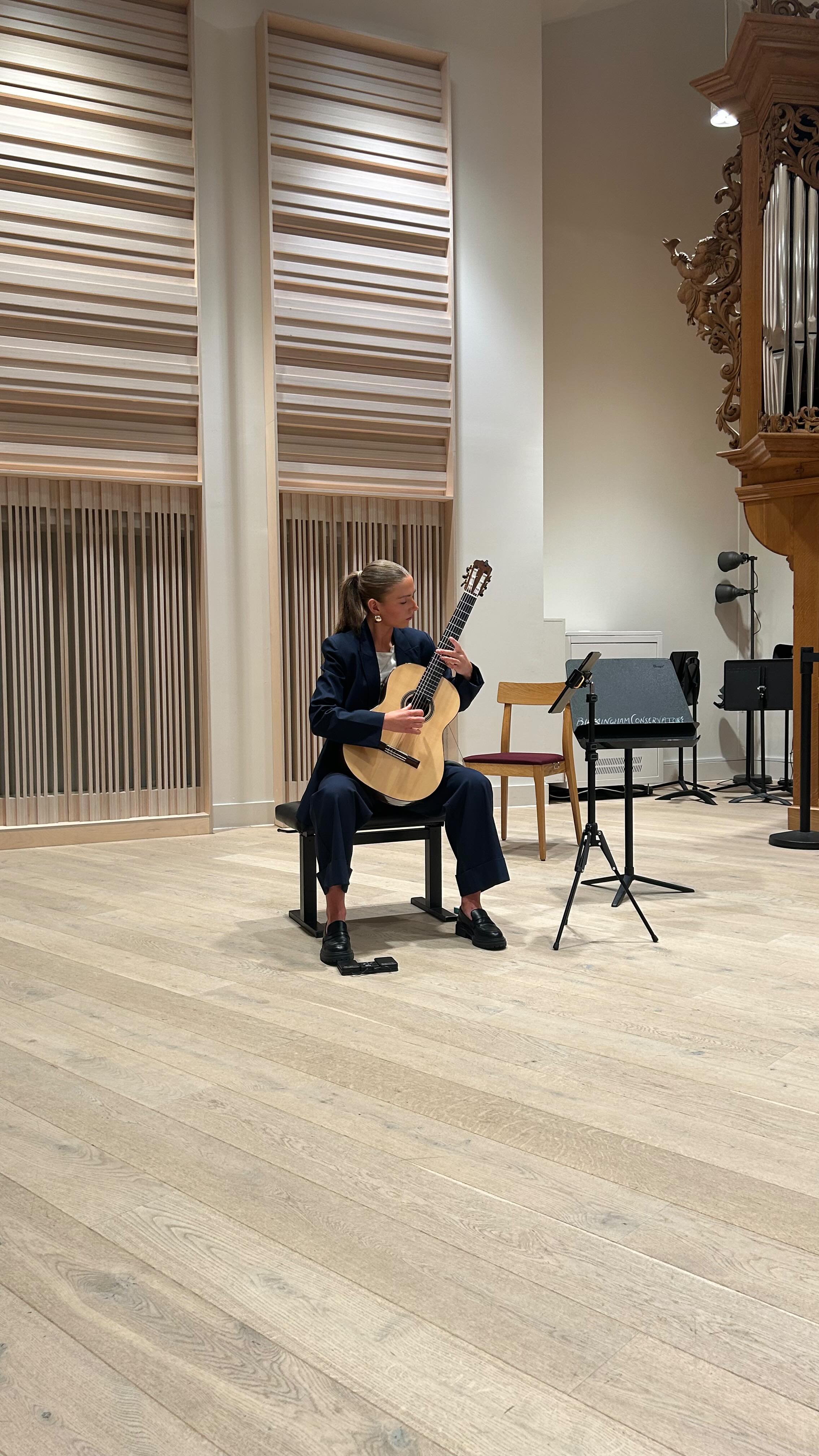 ☆a little throwback to a calm moment in my final recital from june, i just love this piece so much☆
excited to be back as a mmus student in september:)