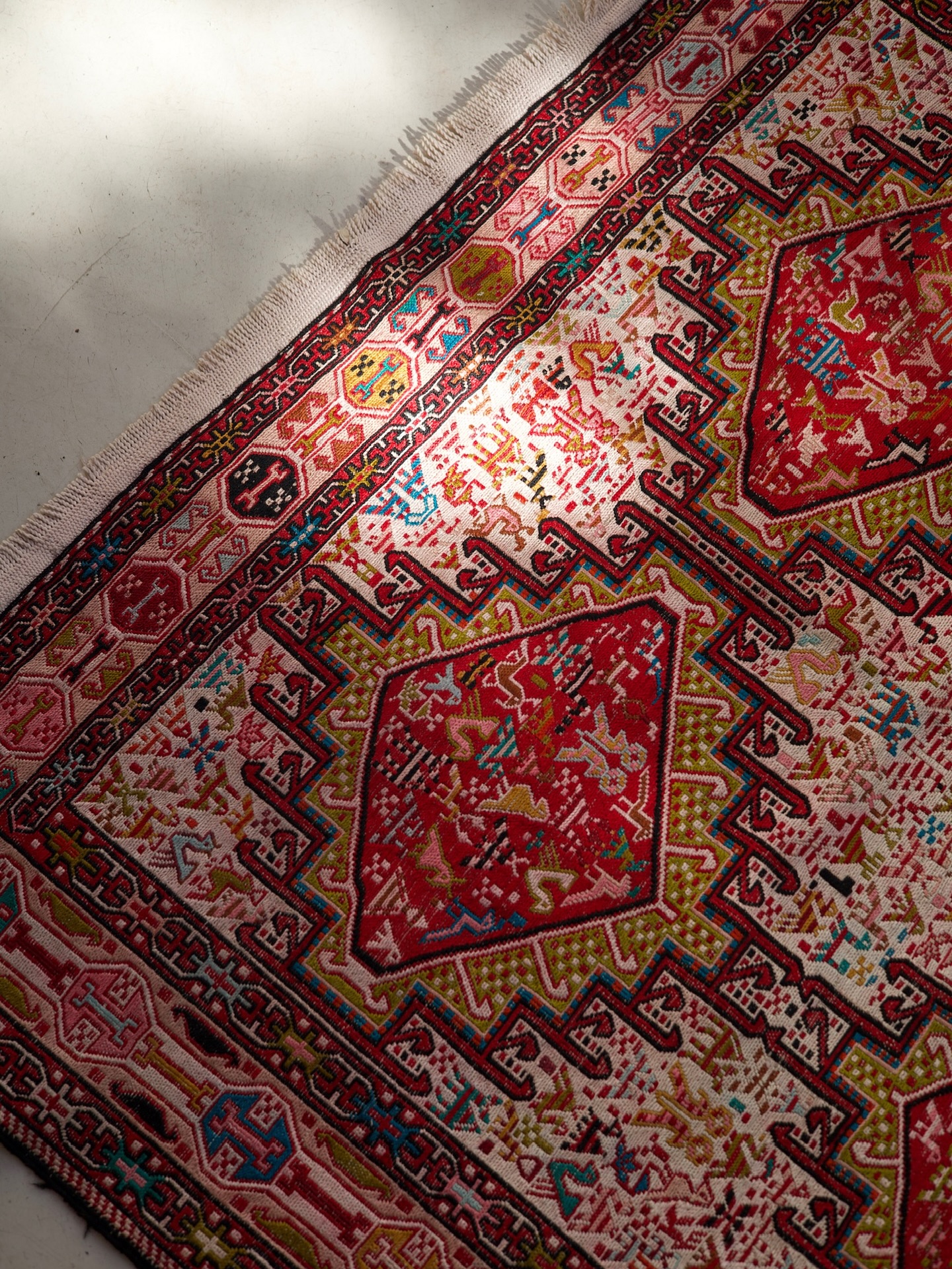 Have you heard about Soozan Doozi? 👇
Hand-embroidered with silk threads on soft cotton, Soozan Doozi carries centuries of tradition in every stitch. More than decoration, it is a language of patience, identity, and heritage—woven by women to preserve stories, blessings, and beauty across generations.”