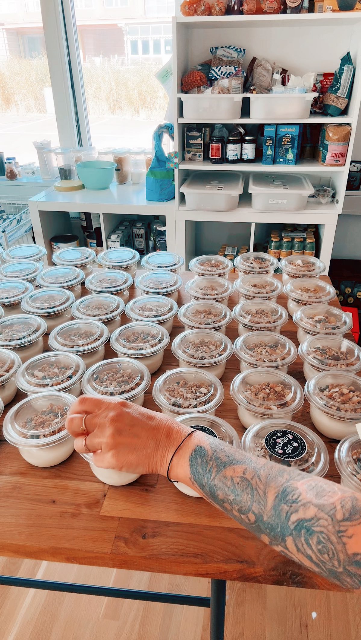 To make breakfast is fun! đ€©
Vi söker dig med erfarenhet inom catering eller liknande đŻđ„Șđ„đ„Żđ„đł
Bli en del av vÄrt grymma team i Göteborg och hjÀlp oss att göra varje mÄltid till en höjdpunkt.
Mejla oss pĂ„ info@frukostleverans.se â vi letar efter hĂ€rliga och duktiga kollegor!
#MorrisandBens #Frukostleverans #JobbGöteborg #Catering #GoodVibes