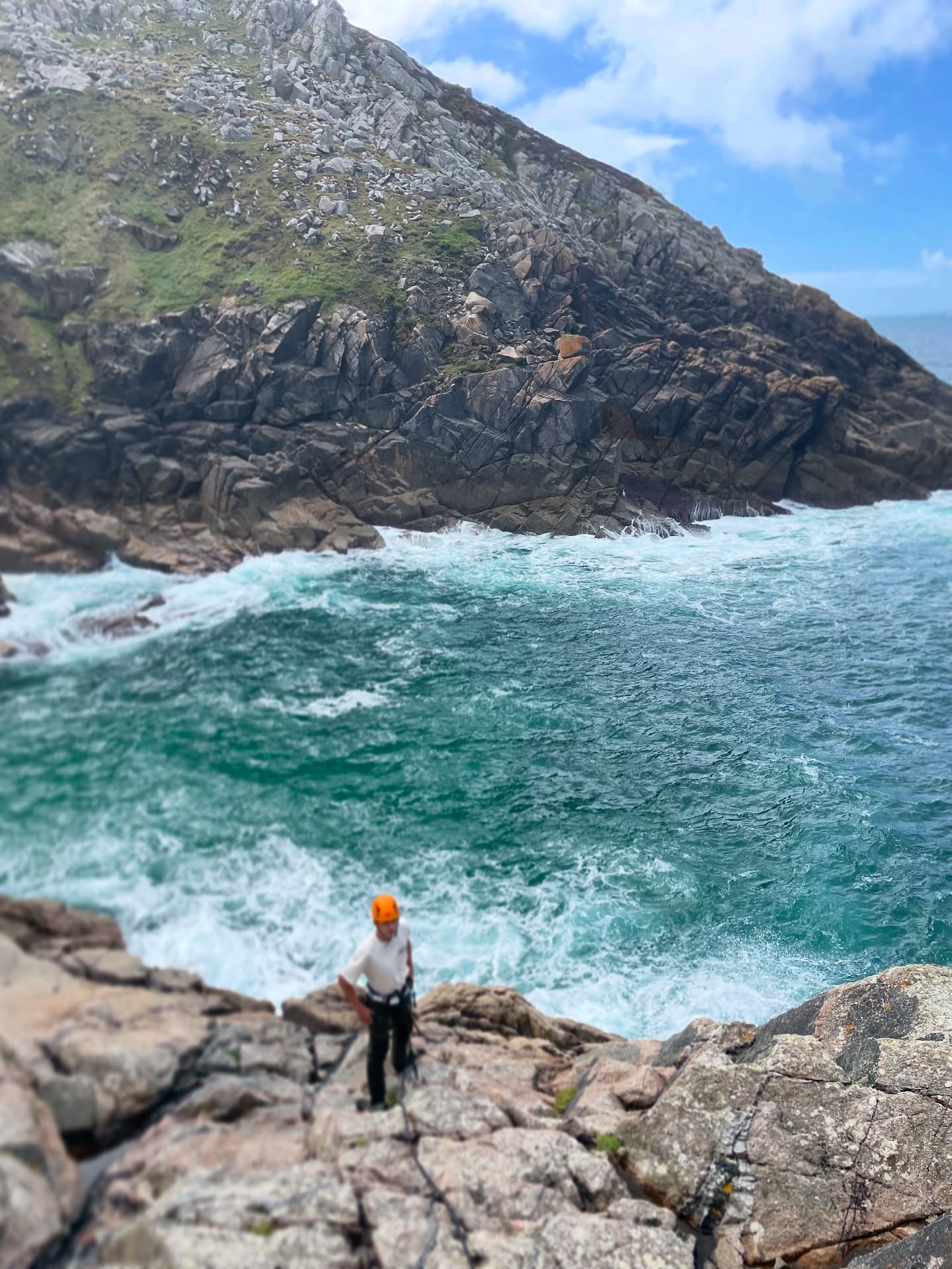 Fantastic day out on the rocks with this skilled and enthusiastic group. Some brilliant questions being thrown around and a real interest in how the systems work. So much to talk about from geology, to geography, to flora and fauna to local folks tales, a proper day out! A stunning day when it could’ve been a rather wet one! #climbing #rockclimbing #climbers #climb #cornwall #summer #sea #beach #adventure #adventureuk #thingstodoincornwall #explore #climbersofinstagram #mountain #mountains #lifestyle