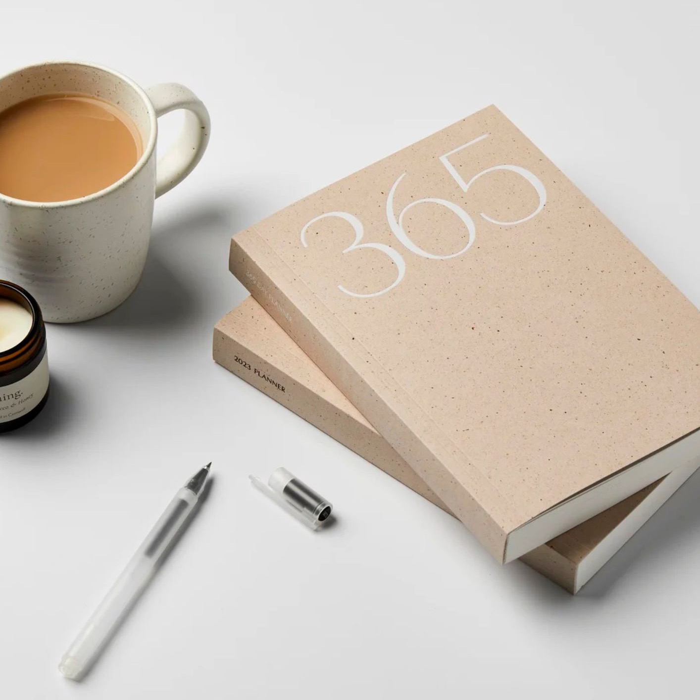 ✨ Capsule Rentrée disponible ✨
Des essentiels beaux, utiles et durables pour une rentrée plus simple & inspirante. 🌿📖
#capsulerentrée #rentréeslow #papeteriedurable #papeteriefrançaise #organisationminimaliste #slowliving #zerowastehome #carnetecoresponsable #planneraddict #rentrée2025