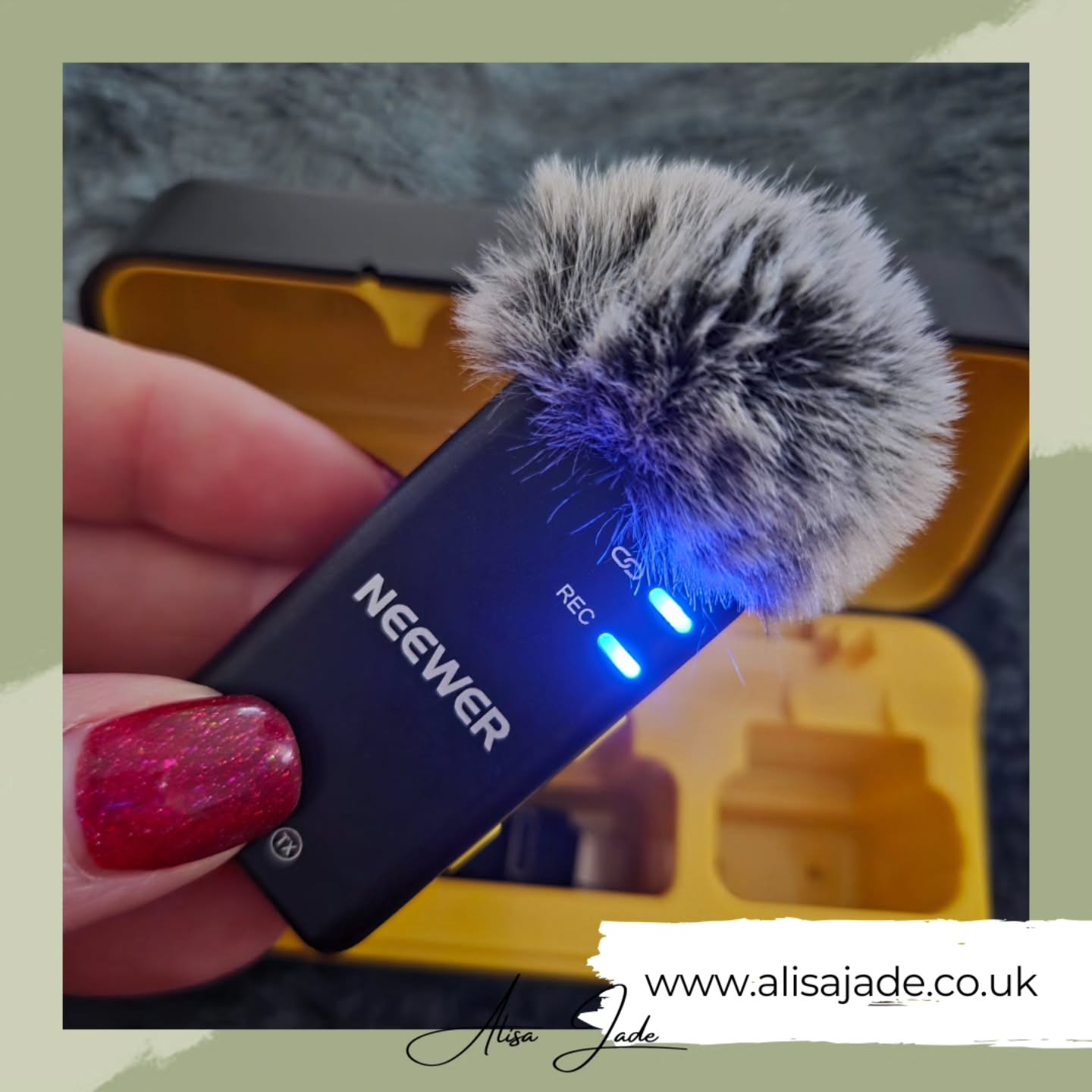 ✨️ Just wait until you '𝘩𝘢𝘪𝘳' what's coming 👀💇♀️💆♀️
#asmr #asmrhairplay #hairplay #hairplaysalon #comingsoon #newtreatment #asmrsounds #asmrtreatment