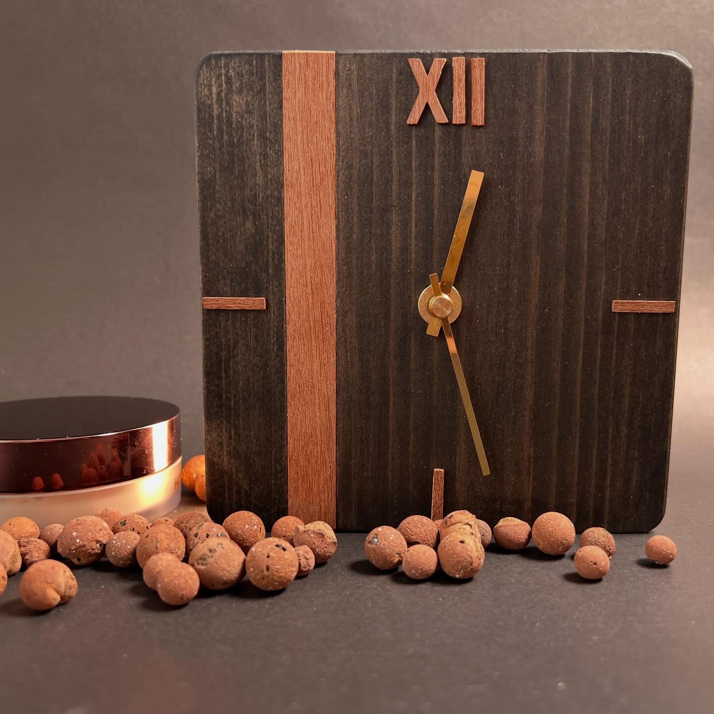 🕰️Time, crafted.
Available in Oak, Mahogany, and Classic.
Which one tells your time best? ⏳✨
#madituk #handcrafted #woodenclock #oak #mahogany #interiorstyle #madeintheuk