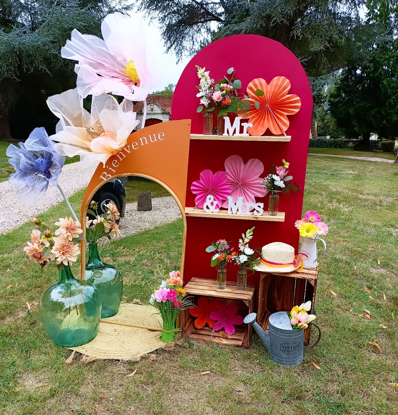 Mariage fushia et orange au domaine des Allées d'Harambure 🧡💘
Du peps, des fleurs et du chic !
#mariagedecoration #mariage #thelittlefactory86 #fleurs #fushia #orange #pink #pinkorange #weddinginspiration #wedding #weddingdesigner