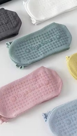 A lot of you have already spotted the new colours and styles of socks stocked up at the studio… who’s grabbed a pair yet? And what colour is your favourite?
#somamovement #reformerpilates #somamovementstudio #pilatesashtonunderylyne