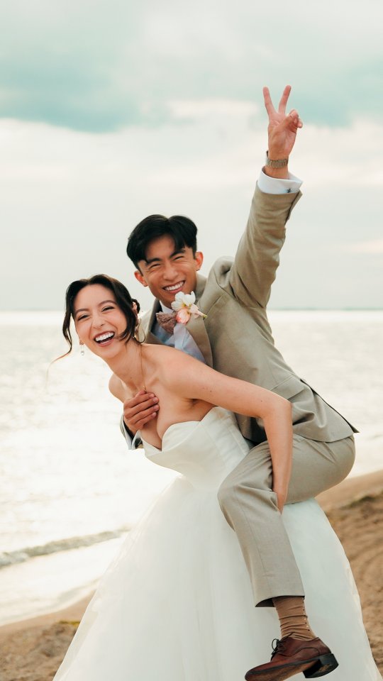 Smiles that never stopped - this wedding was pure joy 🥰
Big smiles, endless laughter, and a love that is full of fun! From a beautiful beach ceremony at Sprucewood, to a million and one lifts (yes, both of them were doing the lifting!), and even hopping on stage to perform with the band - they truly made the most out of their day
@naghamguindyphoto
@sprucewoodshores
@solidgolddjservice
@ftjco
@hairbysandra23
@marianer
#blurthelinefilms #windsorweddingvideographer #windsorweddingvideography #windsorwedding #sonya7iv #sonyfx3 #weddingfilm #justmarried #weddingseason #sprucewoodshores #sprucewoodshoreswedding #beachwedding