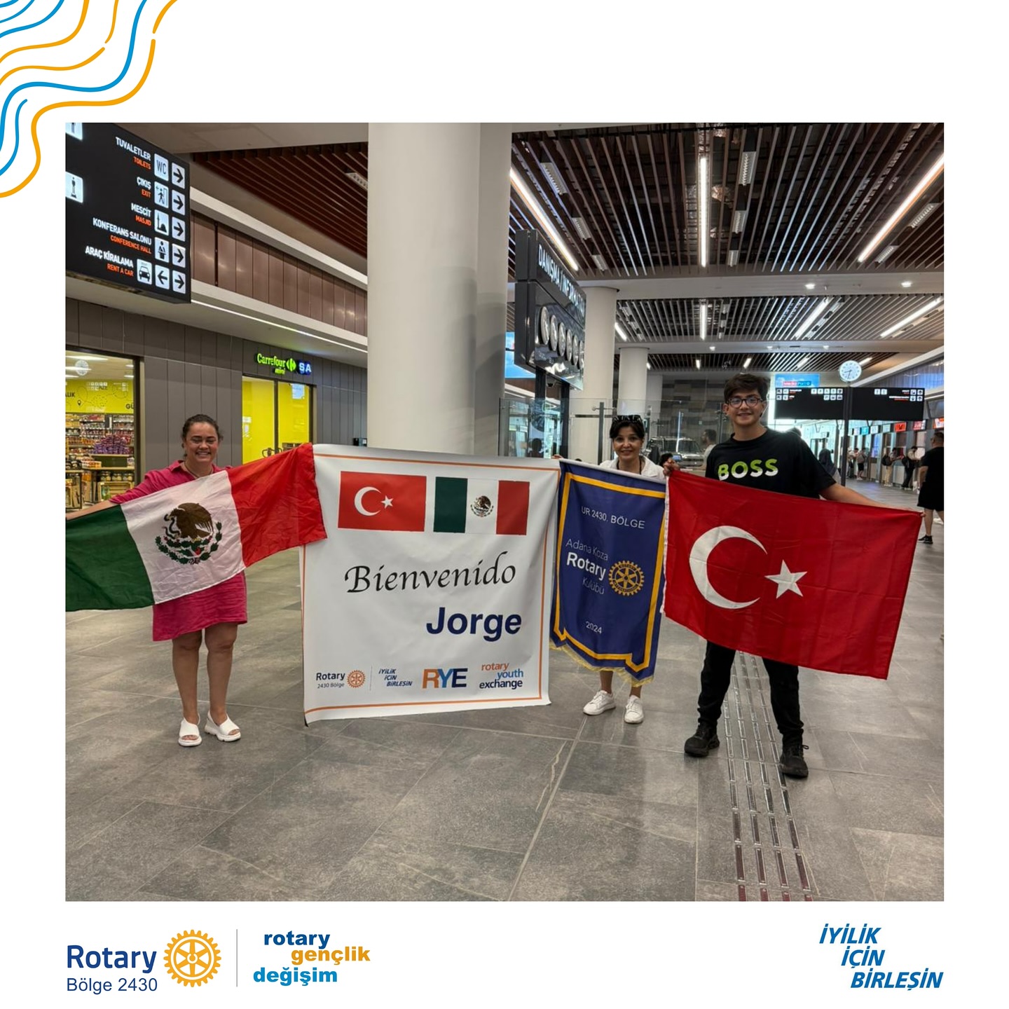 🇲🇽Meksikalı değişim öğrencimiz Jorge Türkiye’ye geldi! 🇹🇷
Hoş geldin Jorge! Burada olduğun için çok mutluyuz. Yeni maceralar, dostluklar ve unutulmaz anılarla dolu harika bir yıl diliyoruz.
🇲🇽Our Mexican exchange student Jorge has arrived in Türkiye! 🇹🇷
Welcome, Jorge! We’re so happy to have you here. Wishing you an unforgettable year full of new adventures, friendships, and beautiful memories. 🌍✨ @kozarotarykulubu @rotarydistrict2430