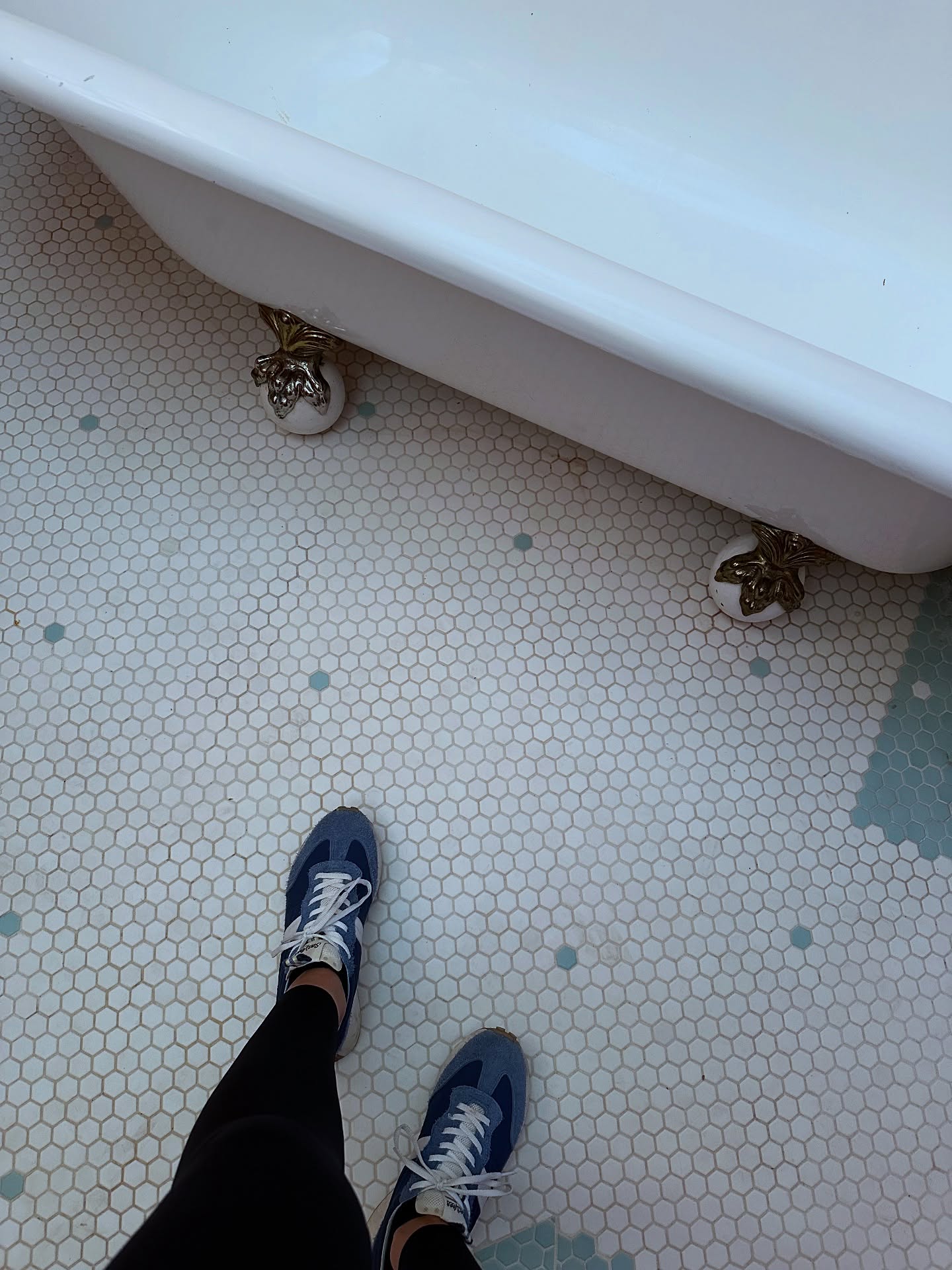 Feet I have and (bath tub) feet I'd like to also have. Plus snippets of homes I've toured and loved lately.