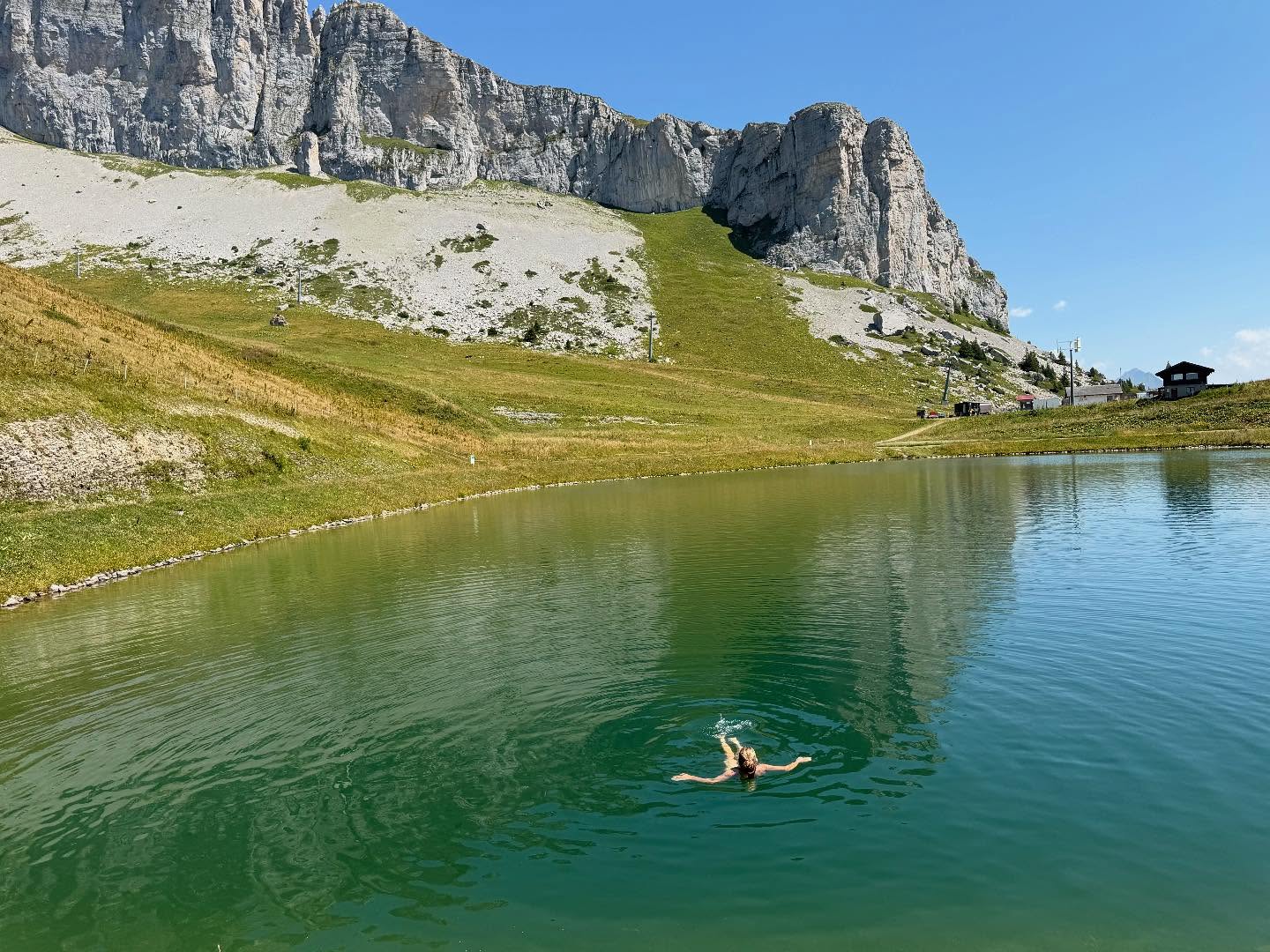 August is always my recharge adventurous month!
31 days of:
• No TV
• No Facebook
• No watch
Just the open road across Europe in my little VW, chasing freedom in the fresh, crisp air of the Alps ,swimming & kayaking in Switzerland’s clear lakes and rivers, and waking up to views that no hotel could ever match.
What a pleasure it’s been to share these moments with my little dog, Junior 🐾
Camping beneath the mighty Eiger was just one of many unforgettable highlights.
Living off a one-ring gas stove and off the beaten track brought us into the heart of real adventure ,and introduced us to some truly wonderful locals along the way.
#AugustAdventures
#VanLifeEurope
#SwitzerlandRoadTrip
#LifeOnTheRoad
#CampingUnderTheStars
#OffTheBeatenTrack
#MountainMagic
#AlpsEscape
#love #VanLifeEurope #AugustAdventures #JuniorTravels #CampingUnderTheStars #DigitalDetox #AlpsEscape #SimpleLiving #SwitzerlandByVan #UnplugAndExplore#AdventureDog
#DogOnTheRoad
#JuniorTravels
#MyFurryCompanion