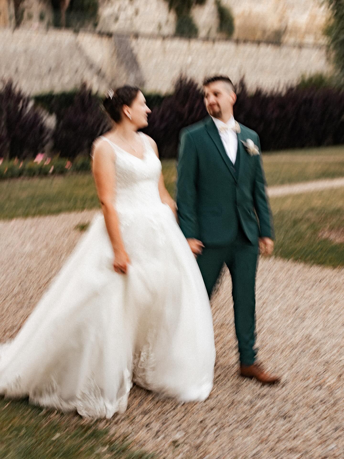 #wedding 🪩
L’amour f(l)ou .. 🫶🏼
Le mariage de J&G est et restera le mariage de l’année 2025 ou j’aurais le plus pleurer.. 😅
Un mariage rempli d’émotions et qui m’aura touché en plein cœur.
Milles merci à mes mariés et leurs familles que je n’oublierais pas. 🙏🏻
📸 Elodie.B - Photographie
Photographe basée en Seine-et-Marne & IDF.
Mariage, Maternité, Naissance & Famille.
🌐 www.elodiebphotographie.com
@elodie.bphotographie
elodie.b-photographie@outlook.com
#photographe77 #photographeseineetmarne #photographeiledefrance #photographemariage #photographemariage77 #photographematernite #photographematernite77 #photographegrossesse #photographegrossesse77 #photographeparis #shootinggrossesse #shootingbebe #shootingnaissance #shootingnaissance77 #shootingmaternite77