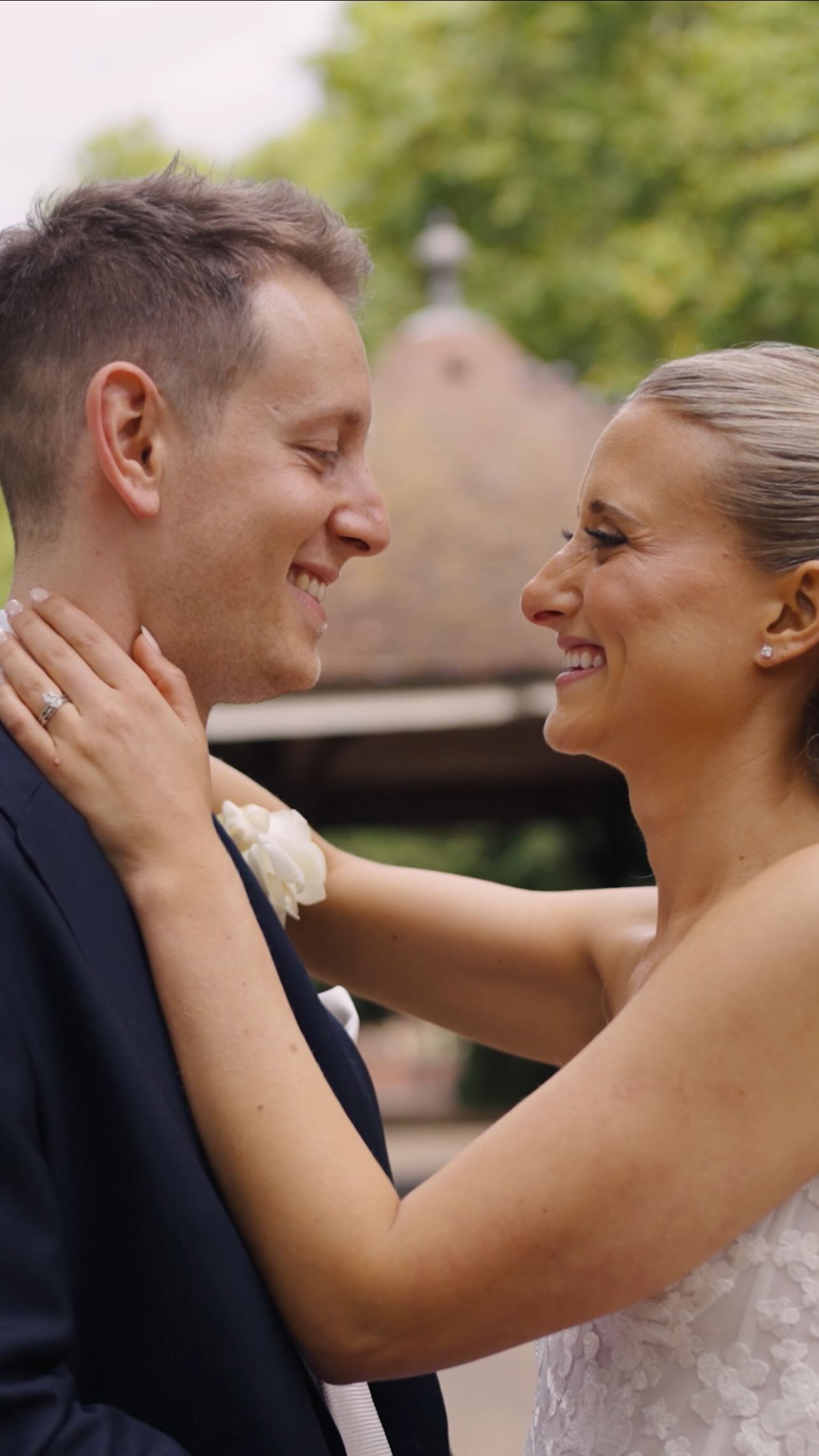 AMY // ADAM
Video: @momento_media
Venue @rosewoodlondon
Design, production & planning: @whitepaperevent
Catering: @eatmeevents
Flowers: @flowersbymiri
Music: @muzika_ltd
Photography: @alexwysockiphotography
Hair: @gabygoldringhairstylist
MUA: @frankienealmakeup