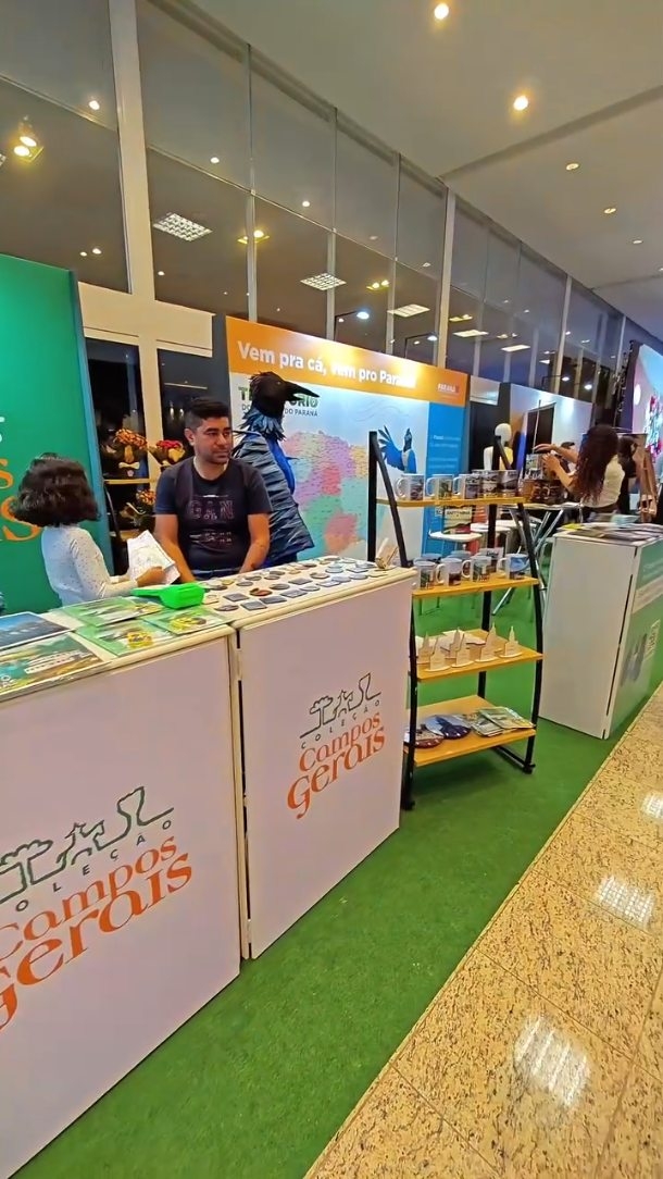 Encerramos o primeiro dia do 5º Salão de Turismo dos Campos Gerais com muito networking, lançamentos e atividades no Espaço Sebrae ✨
Também tivemos degustações, aulas-show na Arena Gastronômica e apresentações culturais 🎶🍷
Neste sábado tem mais a partir das 10h!