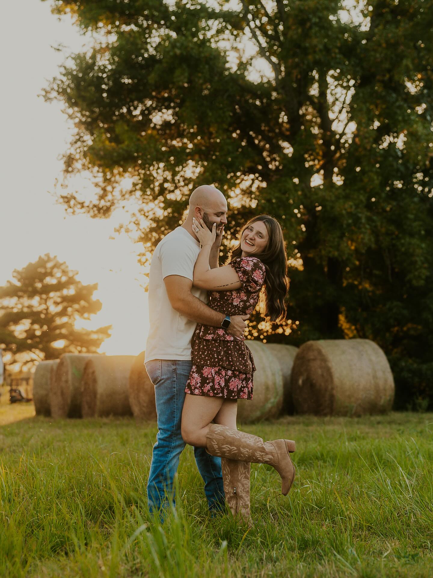 Drake & Kaitlyn’s beautiful family. ☀️🌾✨
———
#family #familyphotos #sony #sonyalpha #love #couples #familyphotography #arphotography #arphotographer #nwaphotographer #midwestphotographer