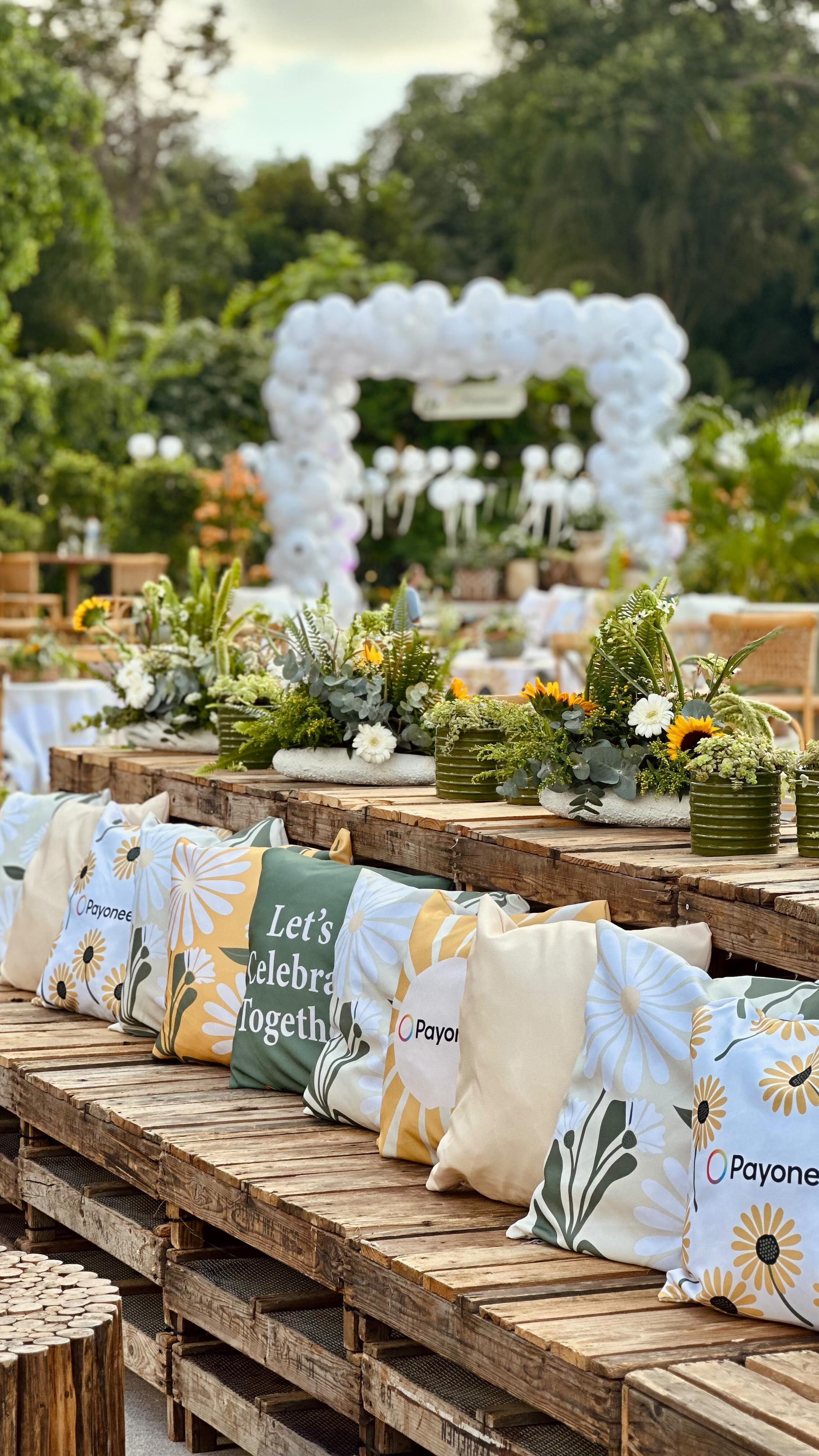 Let’s Celebrate Together!
@payoneer
Production: @soncoevents @amit.dotan
Design: @zagoni_goltz
@rzagoni @sivan_goltz