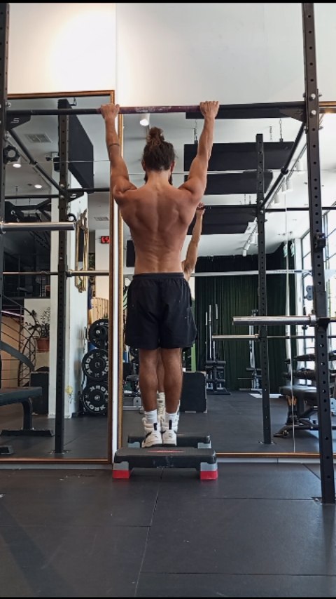Dear Scapula 🩻
#calisthenics #bodyweight #flexibility #pullup #back #scapula #shoulders #hanging