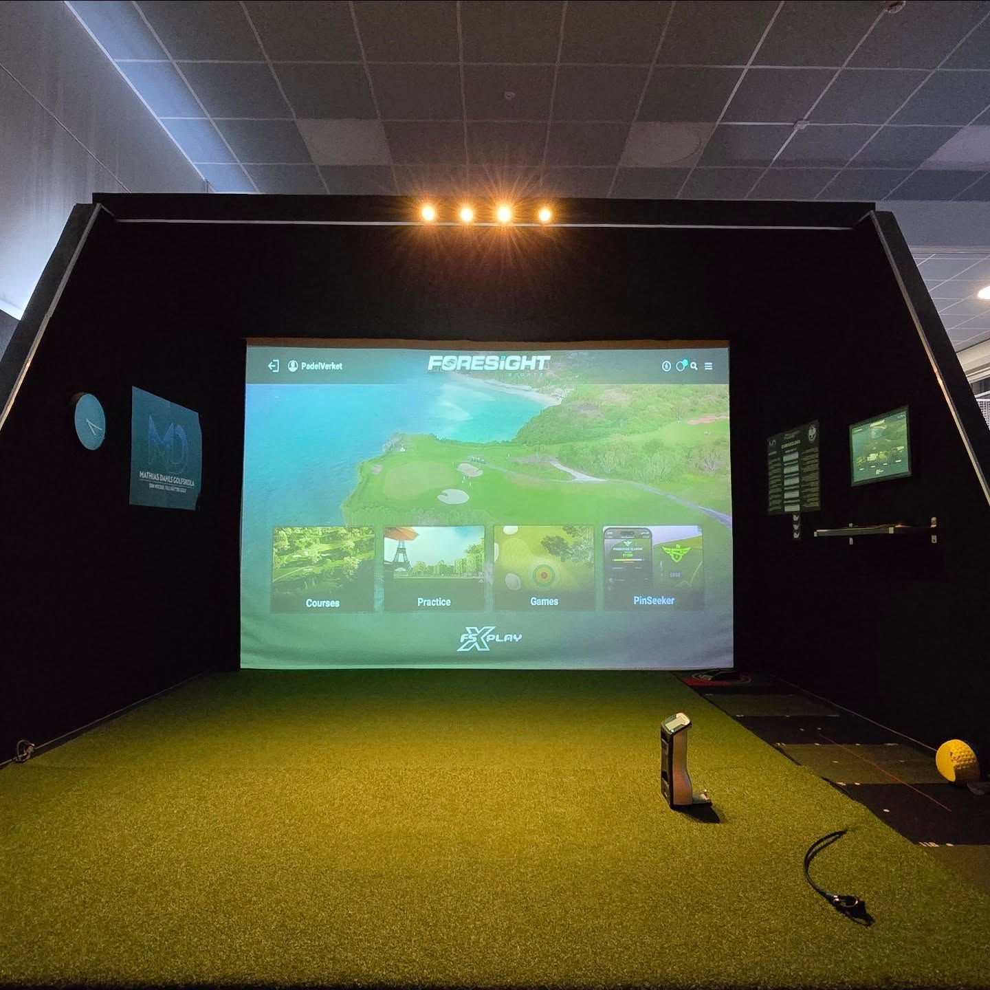 MISSA INTE! Det händer grejer @padelverket_haninge ... snart är allt klart med nya belysningen och redan nu säljer vi säsongskort som aktiveras 1 september för 5995kr. Tillsvidare är det bara öppet för säsongskort köpare. Missa inte den chansen. Från 1 september går priset upp.