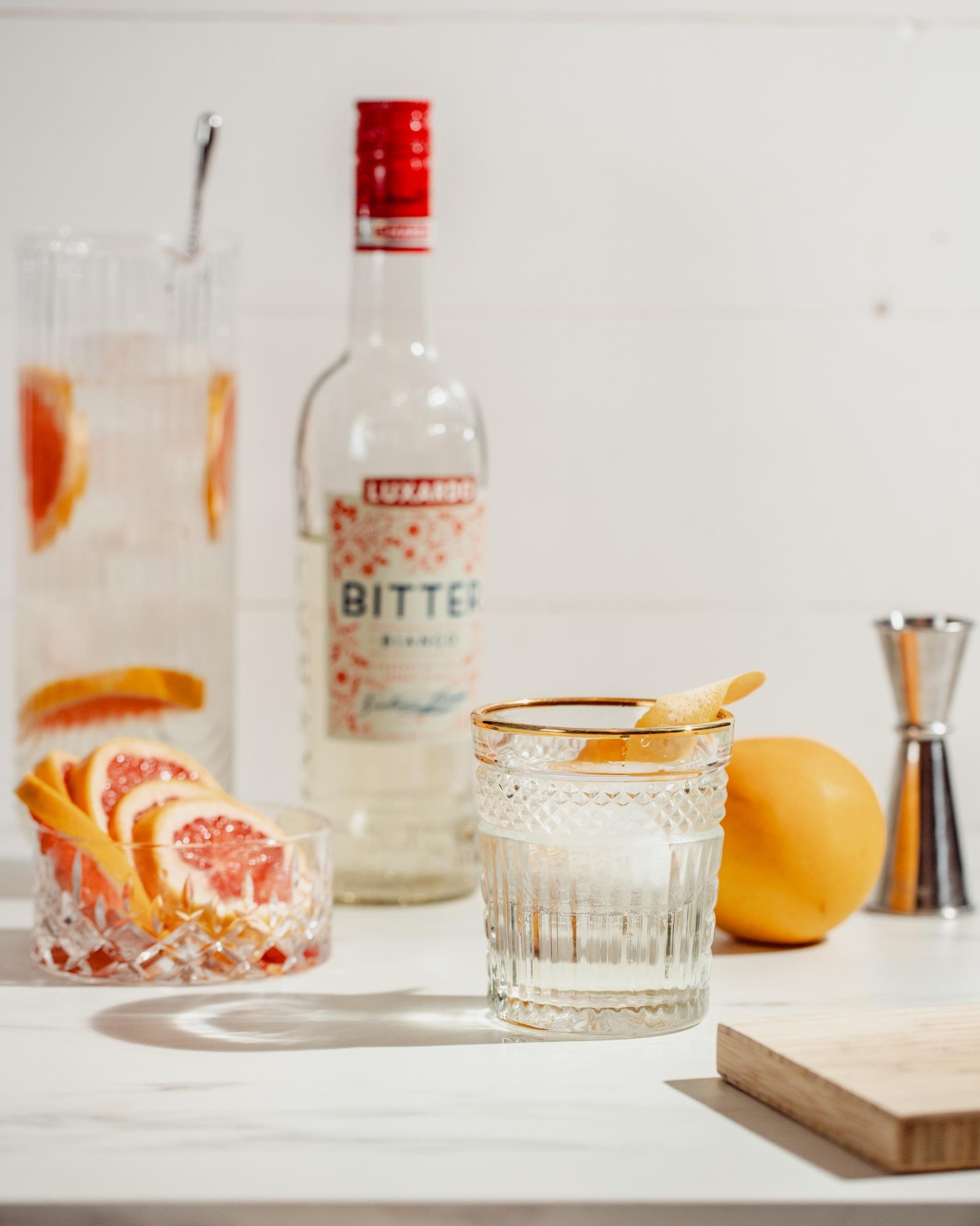 White sand meets Bitter Bianco 🌴🍹This #NationalBeachDay, elevate your seaside sipping with a batch-friendly Bianco Negroni featuring Luxardo Bitter Bianco. It’s refreshing, radiant, and made for golden hour pours.