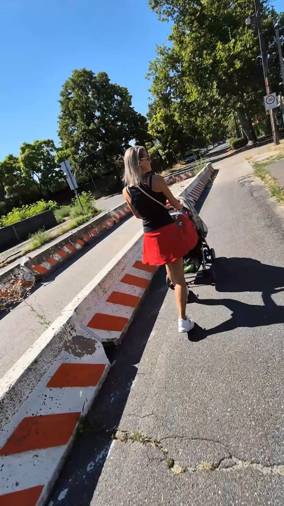 Téged mi idegesít a legjobban?
#wantopfutár #wtf #futár #futárszolgálat #munka #kiszállítás #munkalehetőség #gyorsfutár #szállítás #bicikli #delivery #biciklisfutár #deliveryguy #cyclinglife