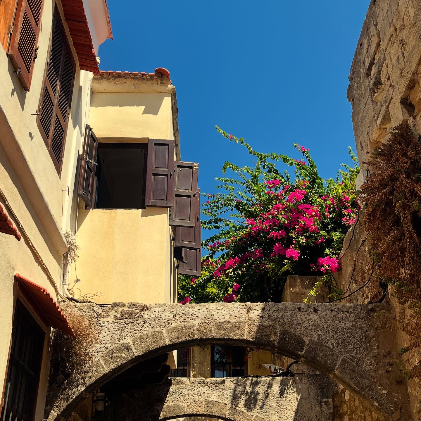 Hello Greece. #happydays #meltinginthesun #adventures