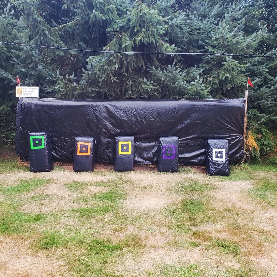 Fresh targets and new games 🎯🏹🌲😍
.
5 arrows 5 targets at various distances (unknown), coming in cold.
.
.
.
#archery
#archerygames
#targets
#traditionalarchery
#archerypractice
#competition
#challengeyourself
#aim
#goals
#testyourself