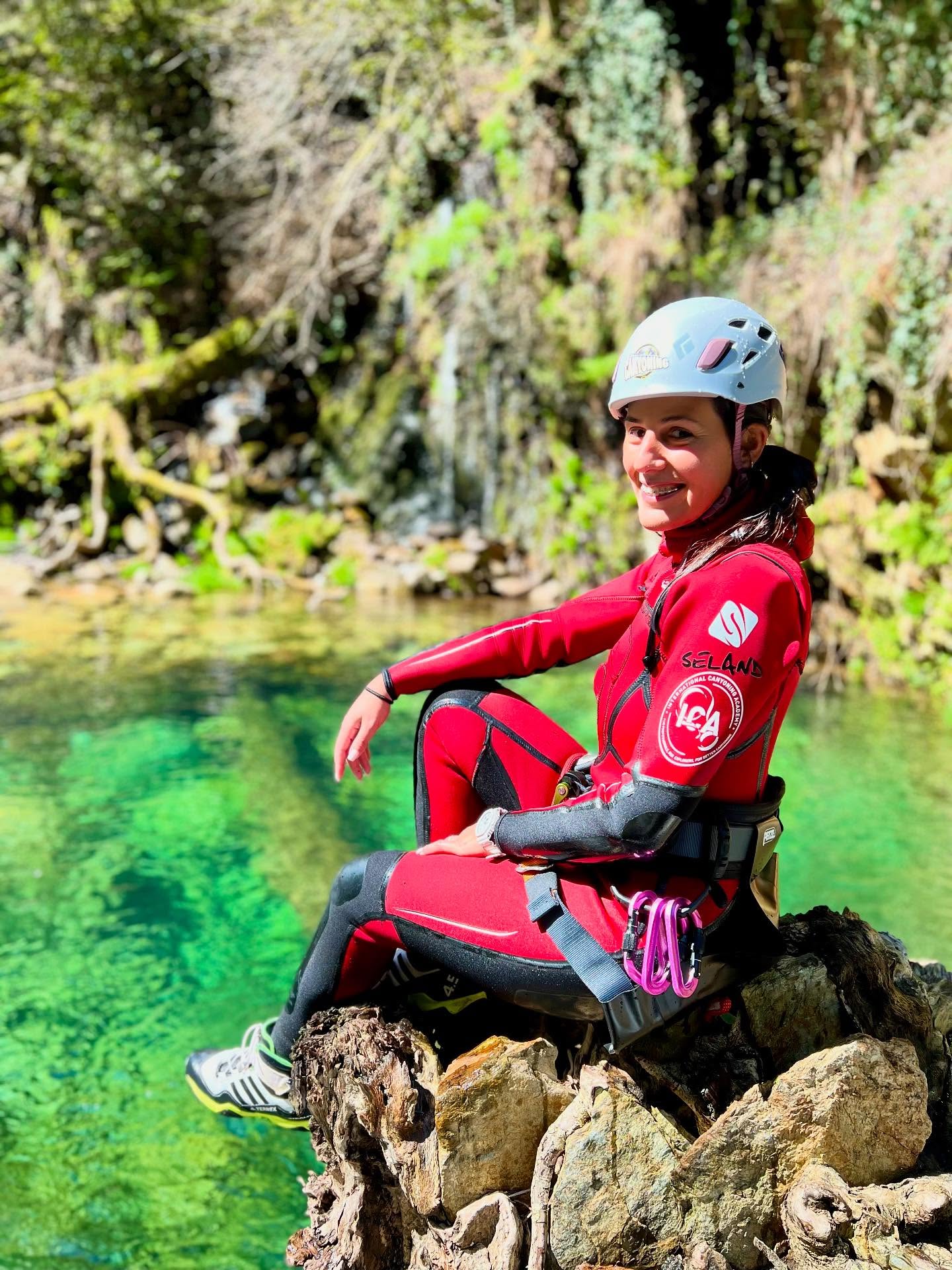 🥳 A nossa Joaninha está de Parabéns 🥰
✨ Hoje é o dia dela! ✨
Uma pessoa incrível, que ilumina qualquer lugar com a sua energia, bondade e alegria. Quem tem a sorte de conhecer a Joana sabe o quanto ela é especial. Que este novo ciclo venha cheio de conquistas e momentos lindos — porque tu @_joanaferreiralves mereces tudo de melhor! 💛🥂