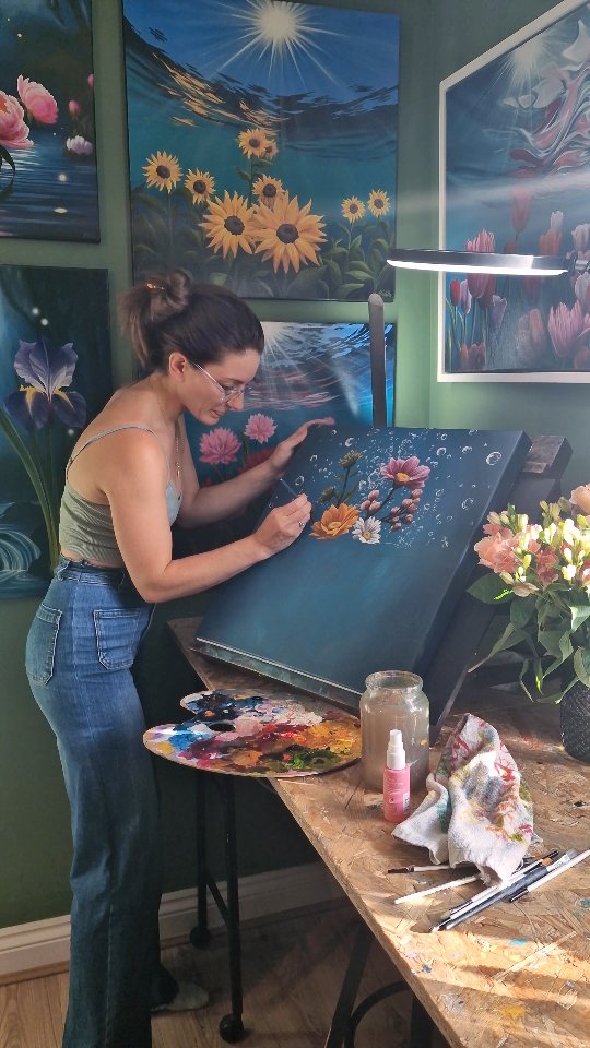 Come along for the ride as I bring this bubbly beauty to life 🫧🌼
I hope you can drift off to a quiet space in your mind as you watch this, just like I do as I'm painting.
Everyone needs a small moment of peace ✨️
#workingprogress #acrylıcpainting #peaceofmind #quietthechaos #flowerpainting