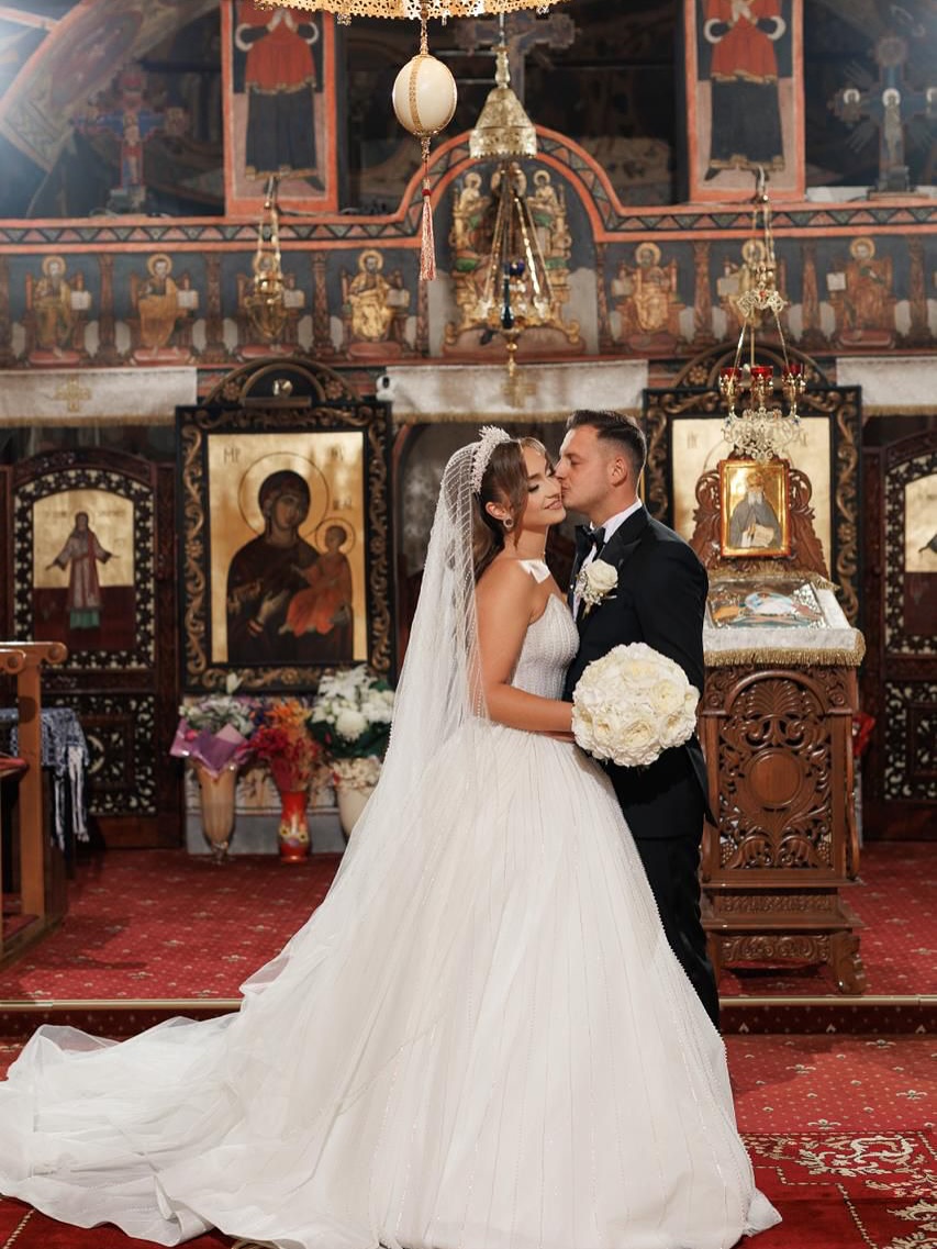 A new chapter begins for our radiant bride, @adryana_stoica 👰♀️ Wishing you love and happiness always 🕊️
#novabellabridal #novabellabride #weddingdresses #handmade #couture