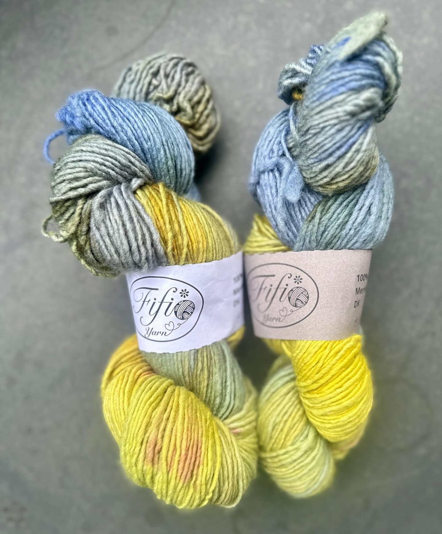 Step into the quiet morning with “Fjord Mist.” 💚
This colorway captures the serene mystery of a Scandinavian fjord at dawn. 100 % Uruguayan Merino Wool DK. 100 grams / 190 meters, creating a truly enchanting yarn for your most mindful projects. (there are only 2 exclusive skeins on this colorway!)
🗓️ Available 1st september on fifi.nu/shop 🌍 Shipping to Europe!
Tell me in the comments: What quiet, natural place does this yarn transport you to? 🌲
#crochet #lanateñidaamano #yarnlovechallenge #crocheting #crochetersofinstagram #crochetandocomamor #crocheting #soycrochetadicta #crochetearings #freecrochetpatternonmyblog #shop #shoping #shopingcrochet