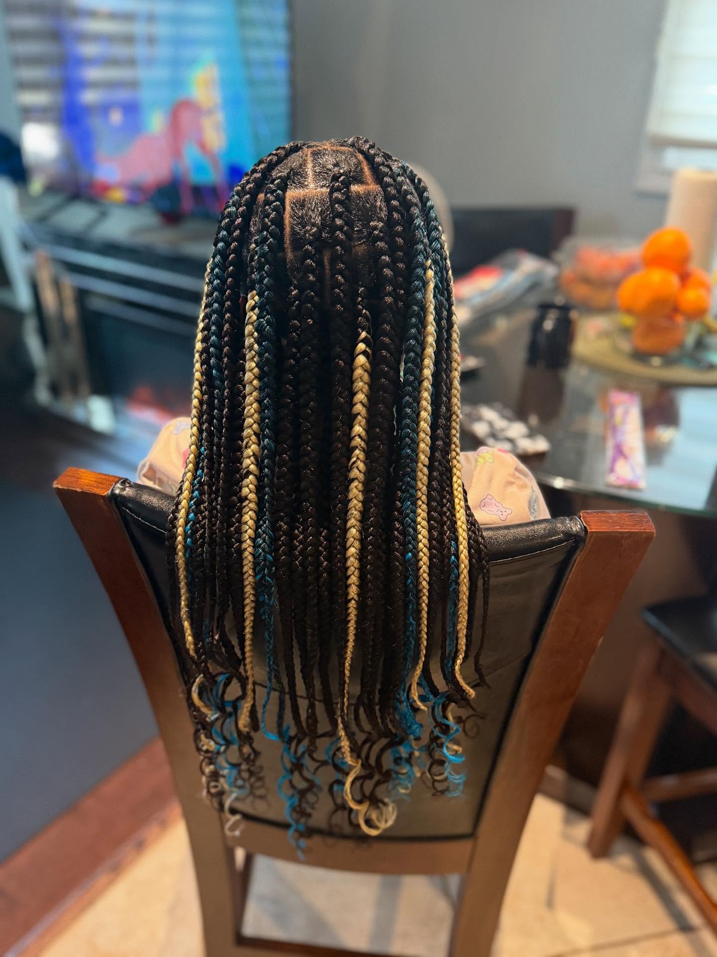 Back to school braids with a pop of colour. She’s ready 😍