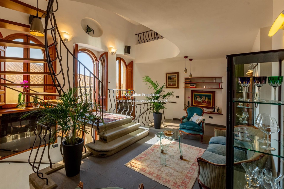 ✨ For Sale – Townhouse in Castiglione del Lago, Umbria ✨
€370,000
In the heart of the historic center, this 3-story townhouse blends timeless charm with modern comfort. Complete with 3 bedrooms, 2 bathrooms, and a spectacular basement spa with hydrotherapy pool, it’s move-in ready and fully furnished.
A rare gem where history meets luxury.
📍 Castiglione del Lago, Umbria
#Umbria #ItalyRealEstate #TownhouseForSale #ItalianHomes #LuxuryLiving #CastiglioneDelLago #DreamHomeItaly #HistoricHomes #InvestInItaly #UmbriaLiving #CasaInItalia #ItalyProperty #MoveToItaly
