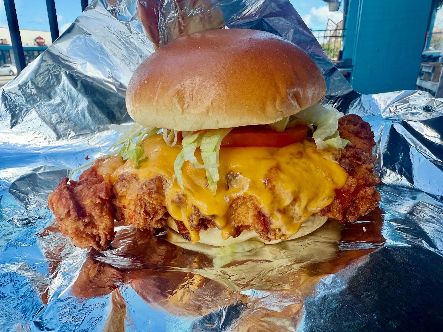 🔥🐓Buffalo Chicken Sandwich🐓🔥
With extra cheddar + lettuce + tomato. OPEN until 8!