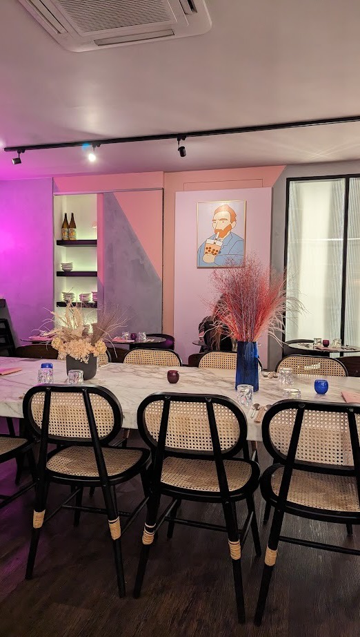 Our final POT&RICE Soho segment, from the warm lighting to the cozy seating, every detail is designed with intention from the exterior shopfront, custom signage to the interior. We believe great design isn’t just about how a space looks, but how it makes people feel! 🍜
#interiordesign #ivystudios #soho #potandrice #restaurantdesign